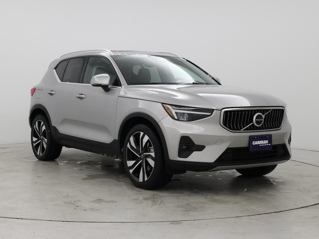 Volvo XC40 B5 Plus Bright Theme AWD