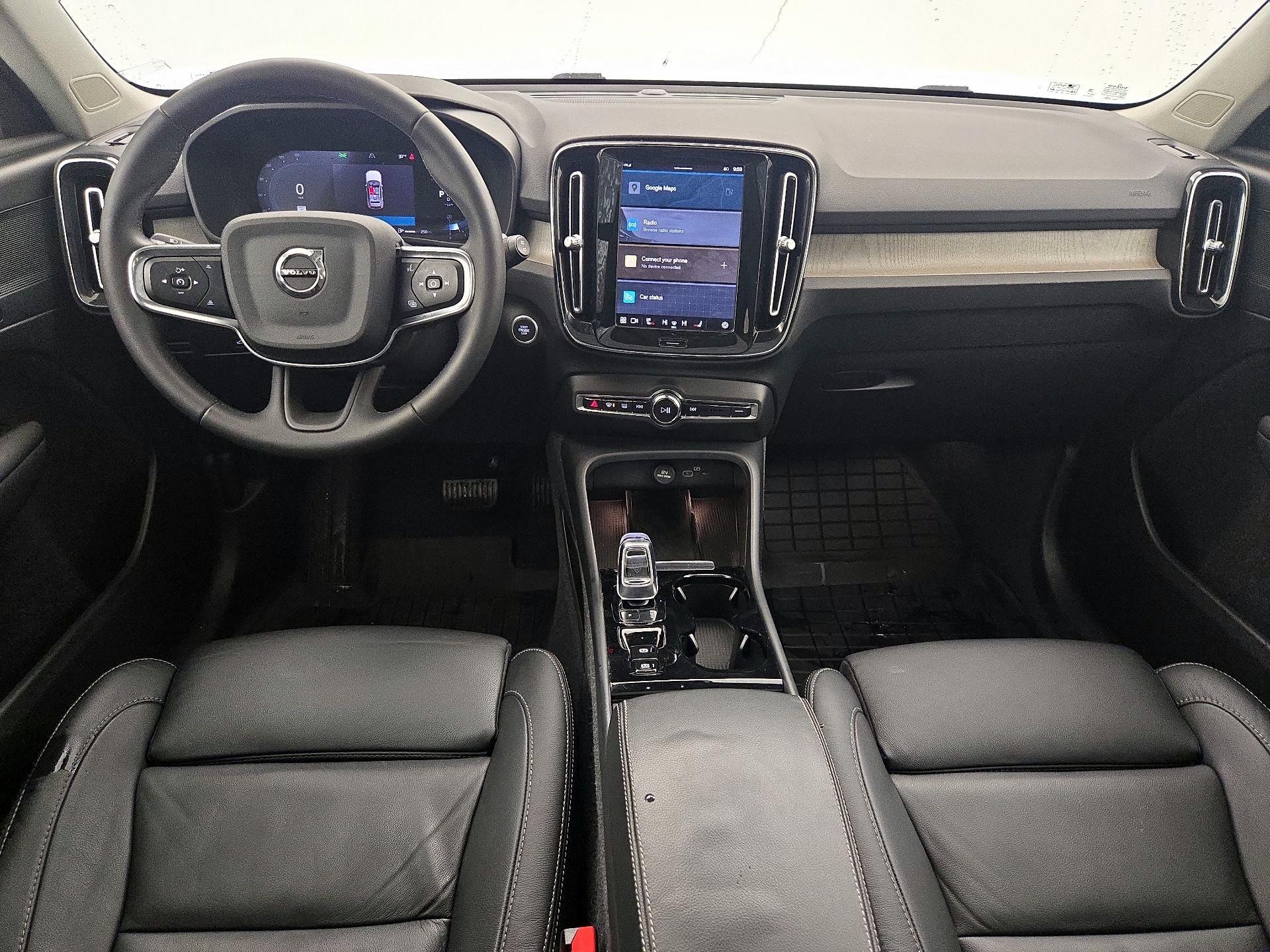 Thumbnail: 2023 Volvo XC40 - 9