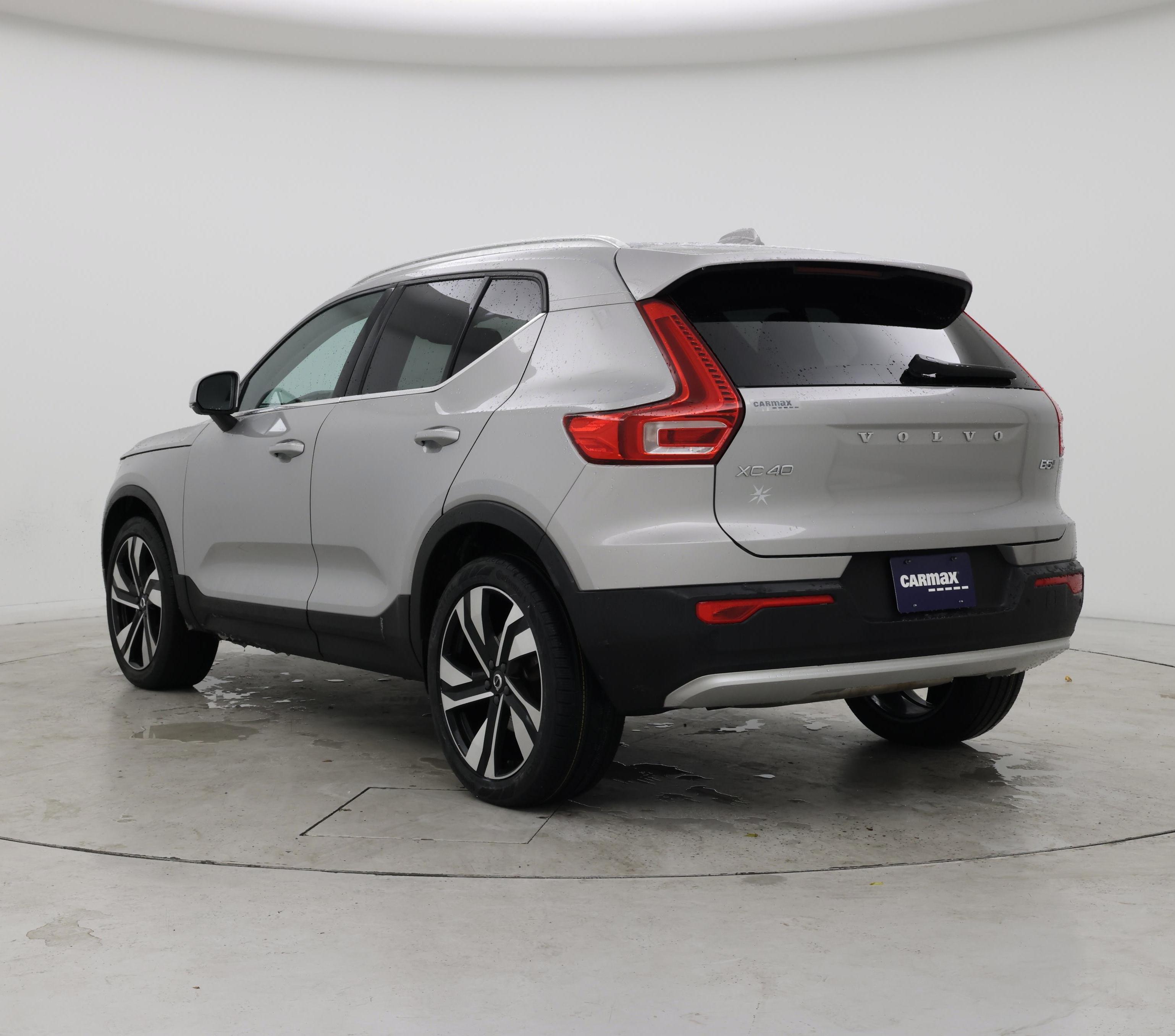 Thumbnail: 2023 Volvo XC40 - 2
