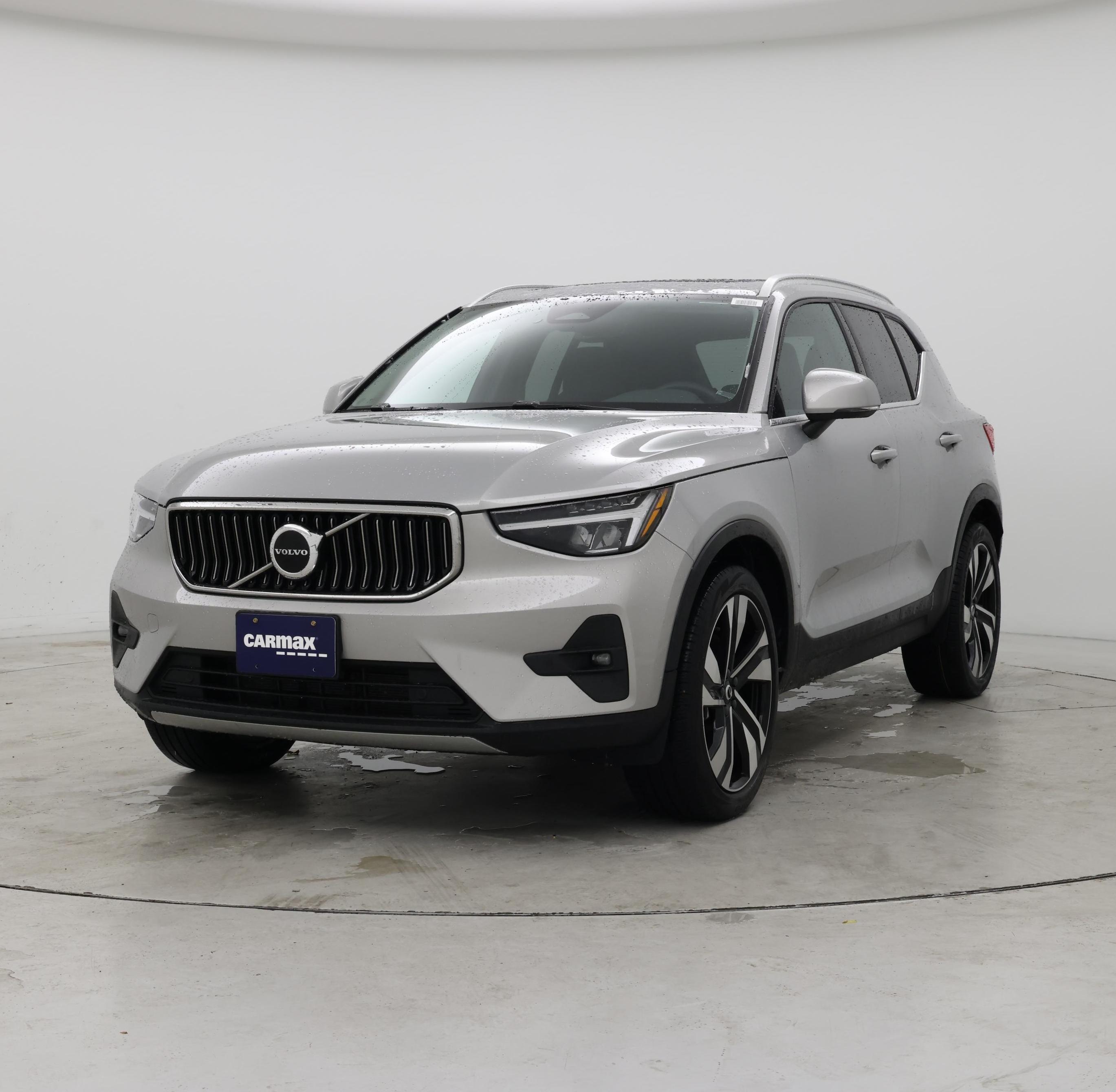 Thumbnail: 2023 Volvo XC40 - 4