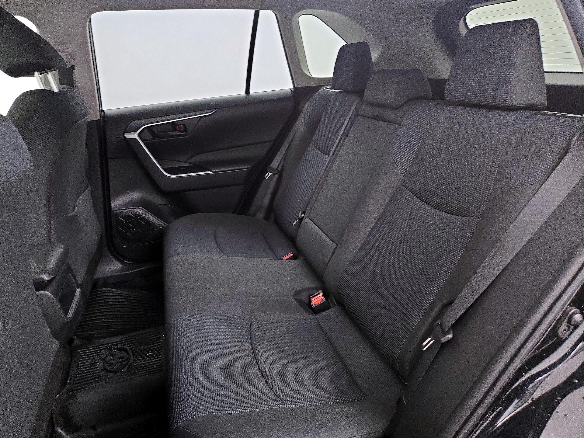 Thumbnail: 2019 Toyota RAV4 - 19