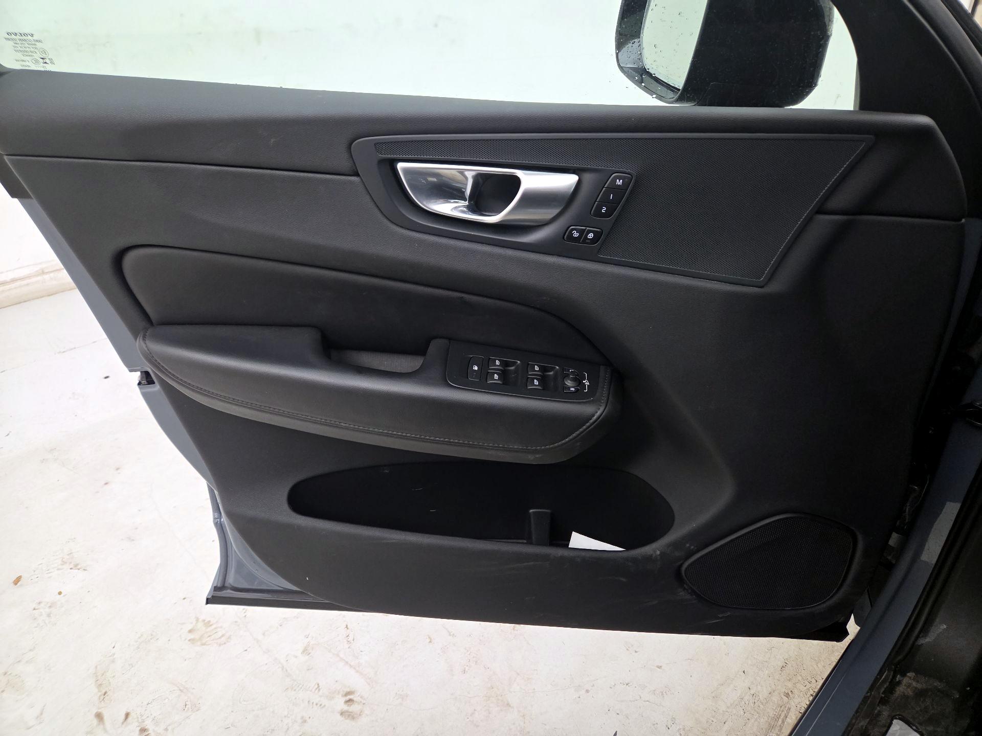 Thumbnail: 2024 Volvo XC60 - 12