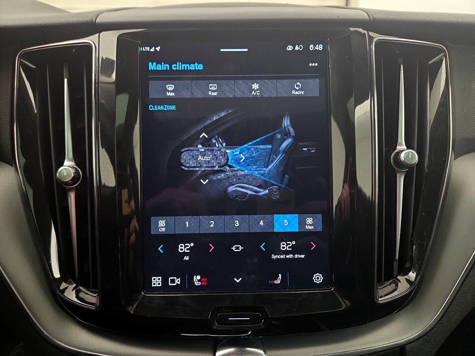 Thumbnail: 2024 Volvo XC60 - 17