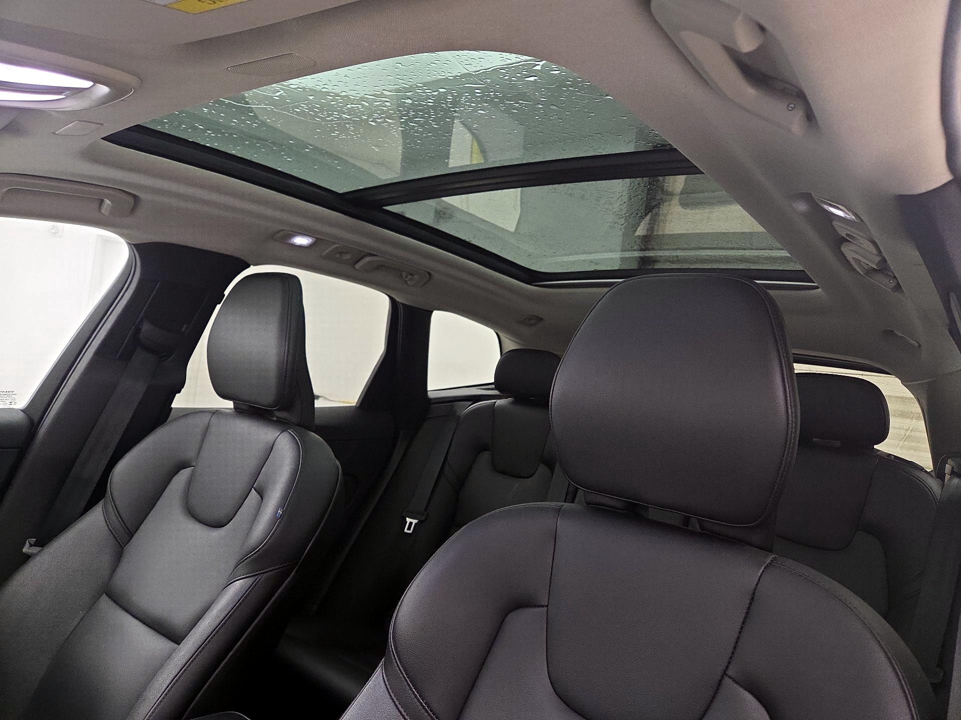 Thumbnail: 2024 Volvo XC60 - 20