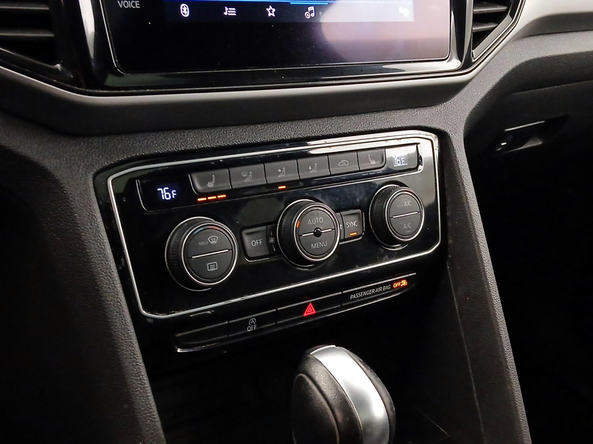 Thumbnail: 2021 Volkswagen Atlas - 17