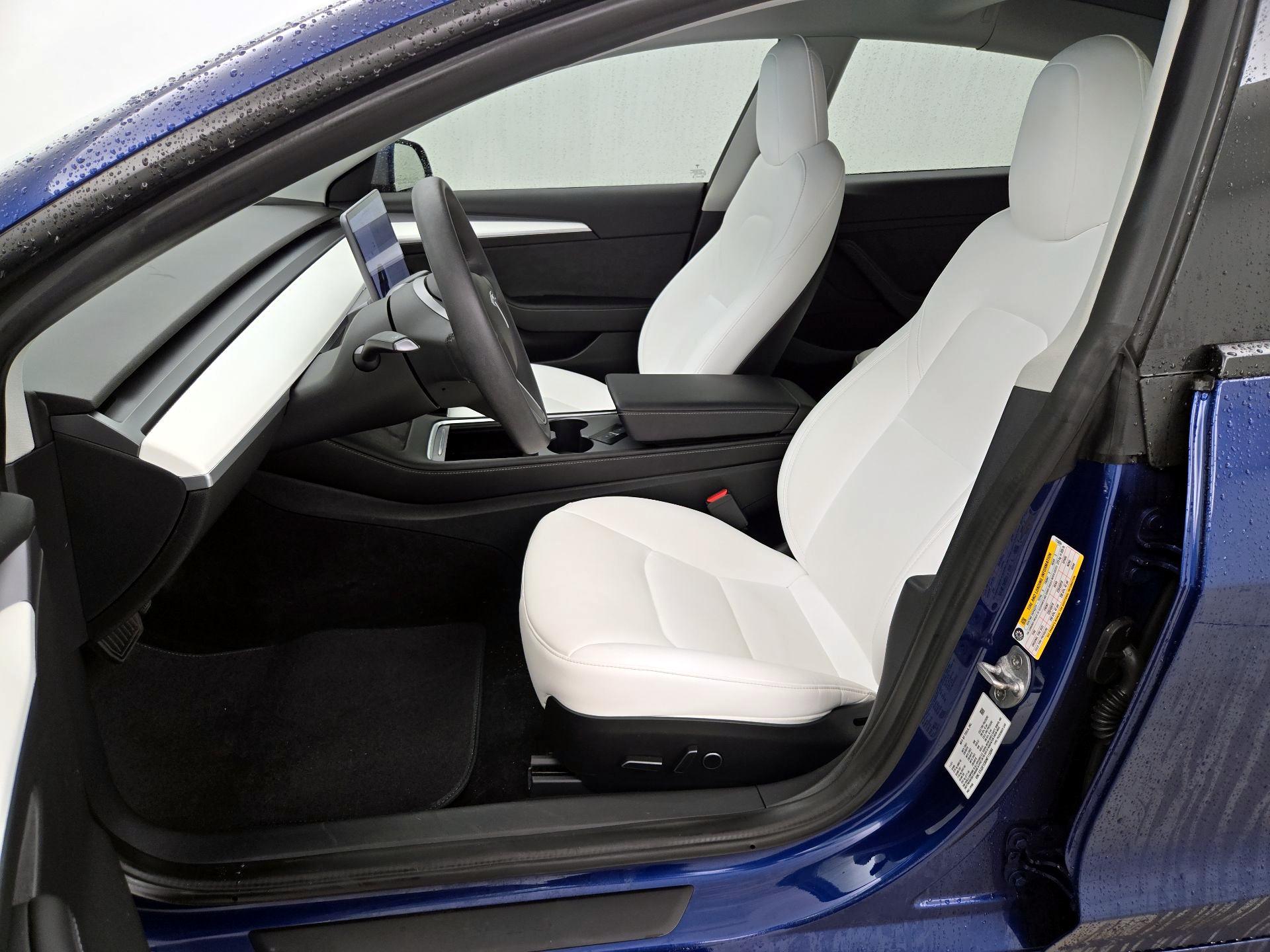 Thumbnail: 2022 Tesla Model 3 - 11