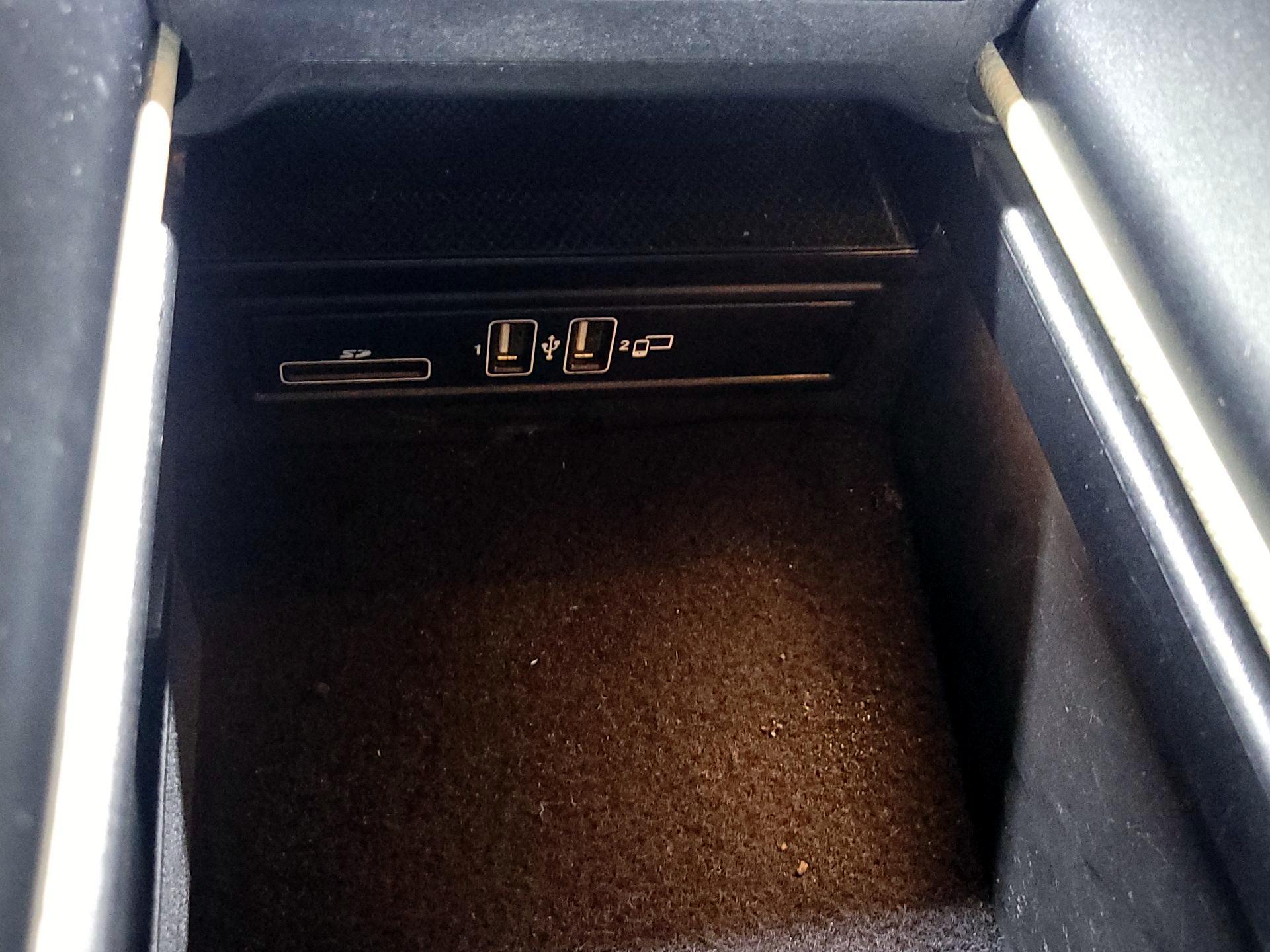 Thumbnail: 2018 Mercedes-Benz C-Class - 18