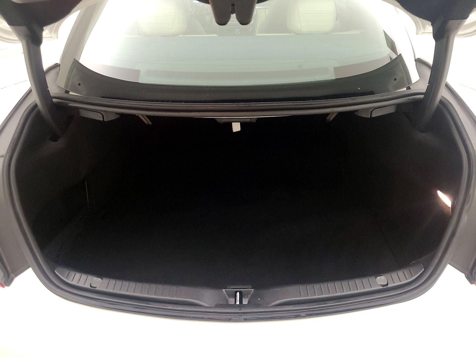 Thumbnail: 2018 Mercedes-Benz C-Class - 20