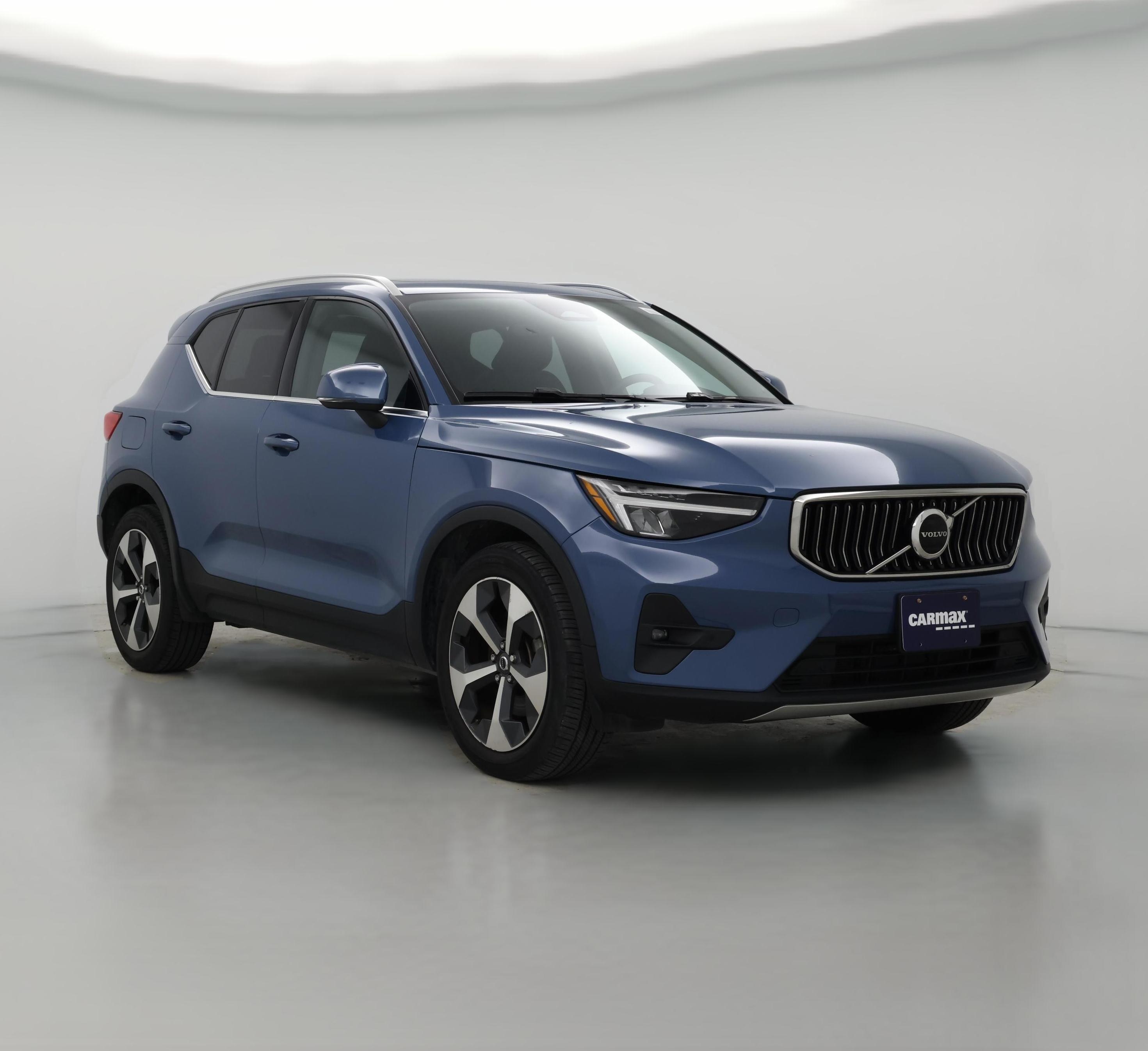 Thumbnail: 2023 Volvo XC40 - 1