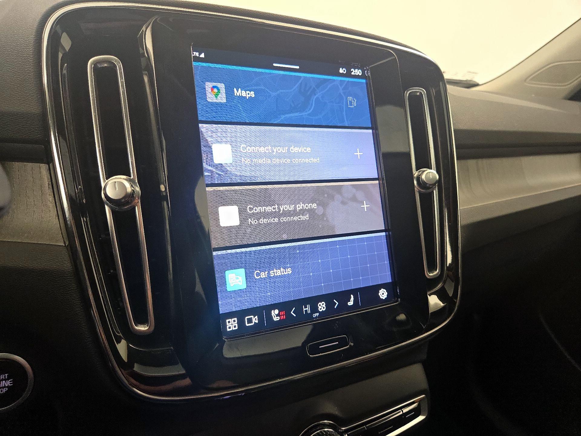 Thumbnail: 2023 Volvo XC40 - 15