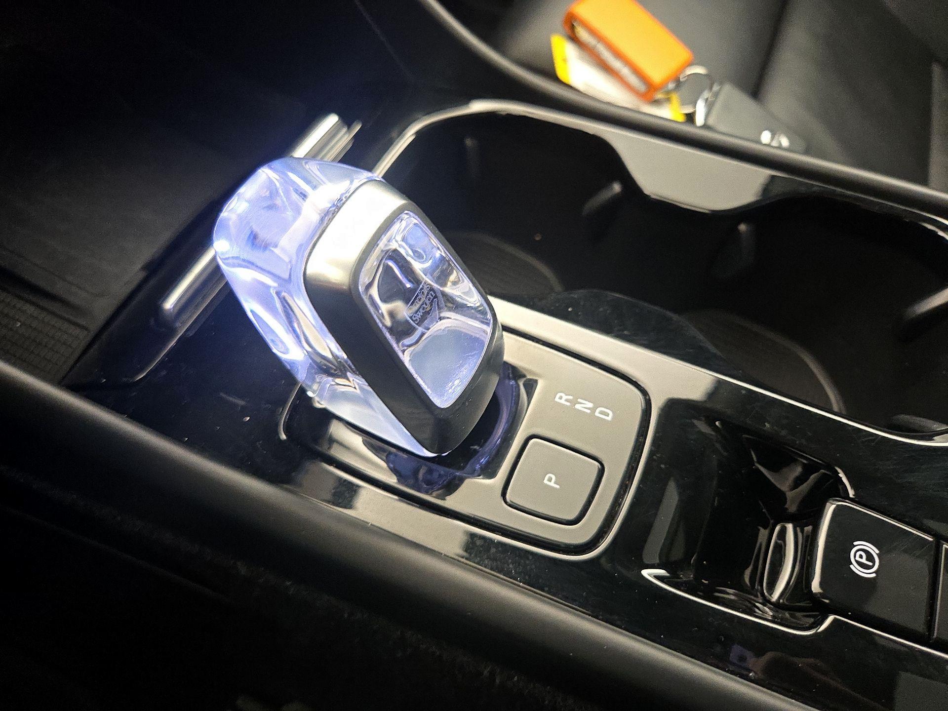 Thumbnail: 2023 Volvo XC40 - 17