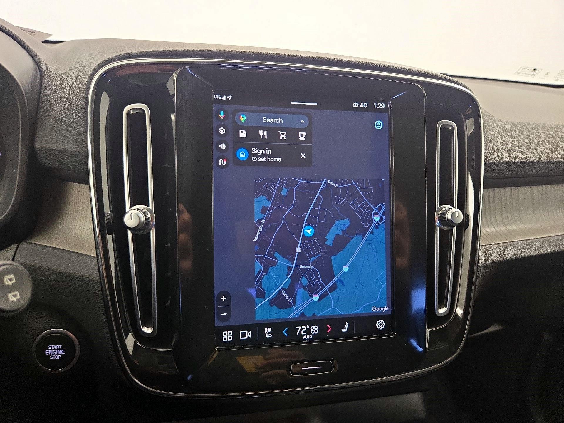 Thumbnail: 2023 Volvo XC40 - 12