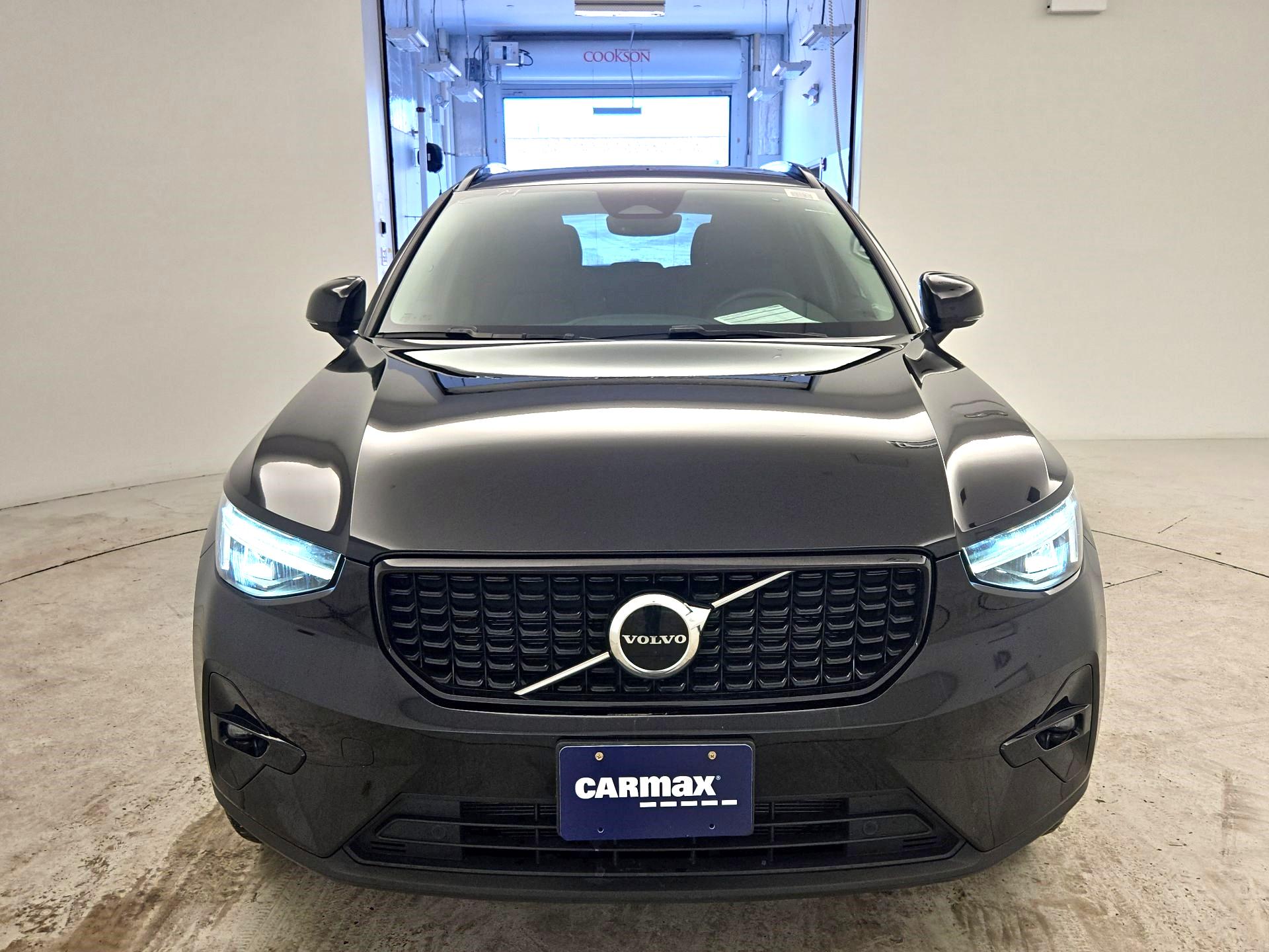 Thumbnail: 2023 Volvo XC40 - 2