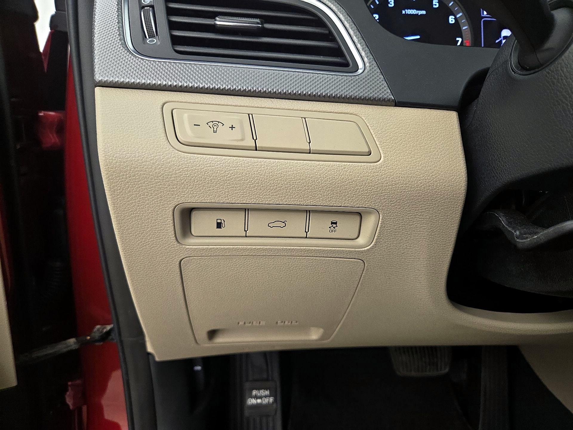 Thumbnail: 2016 Hyundai Sonata - 13