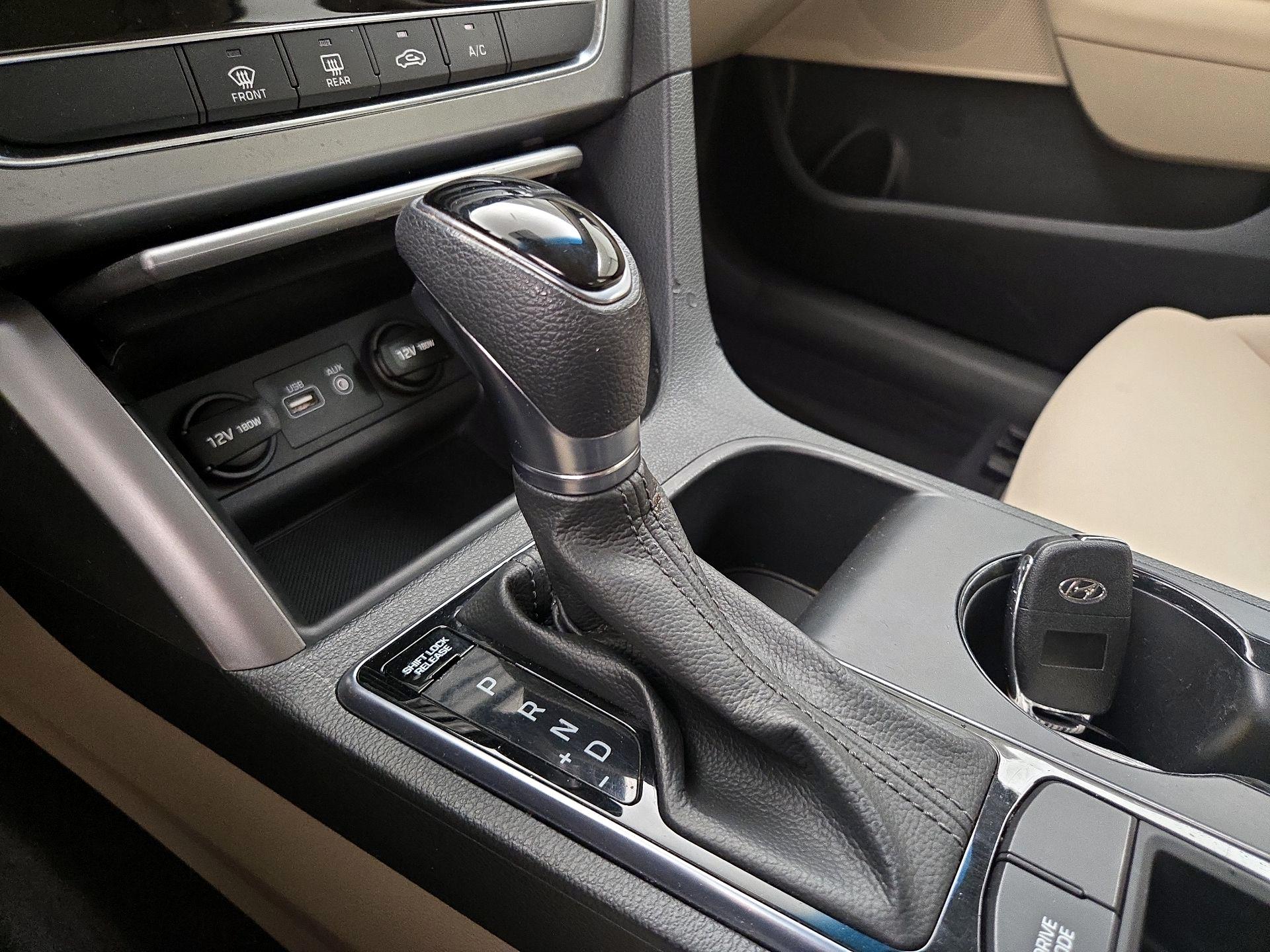 Thumbnail: 2016 Hyundai Sonata - 17