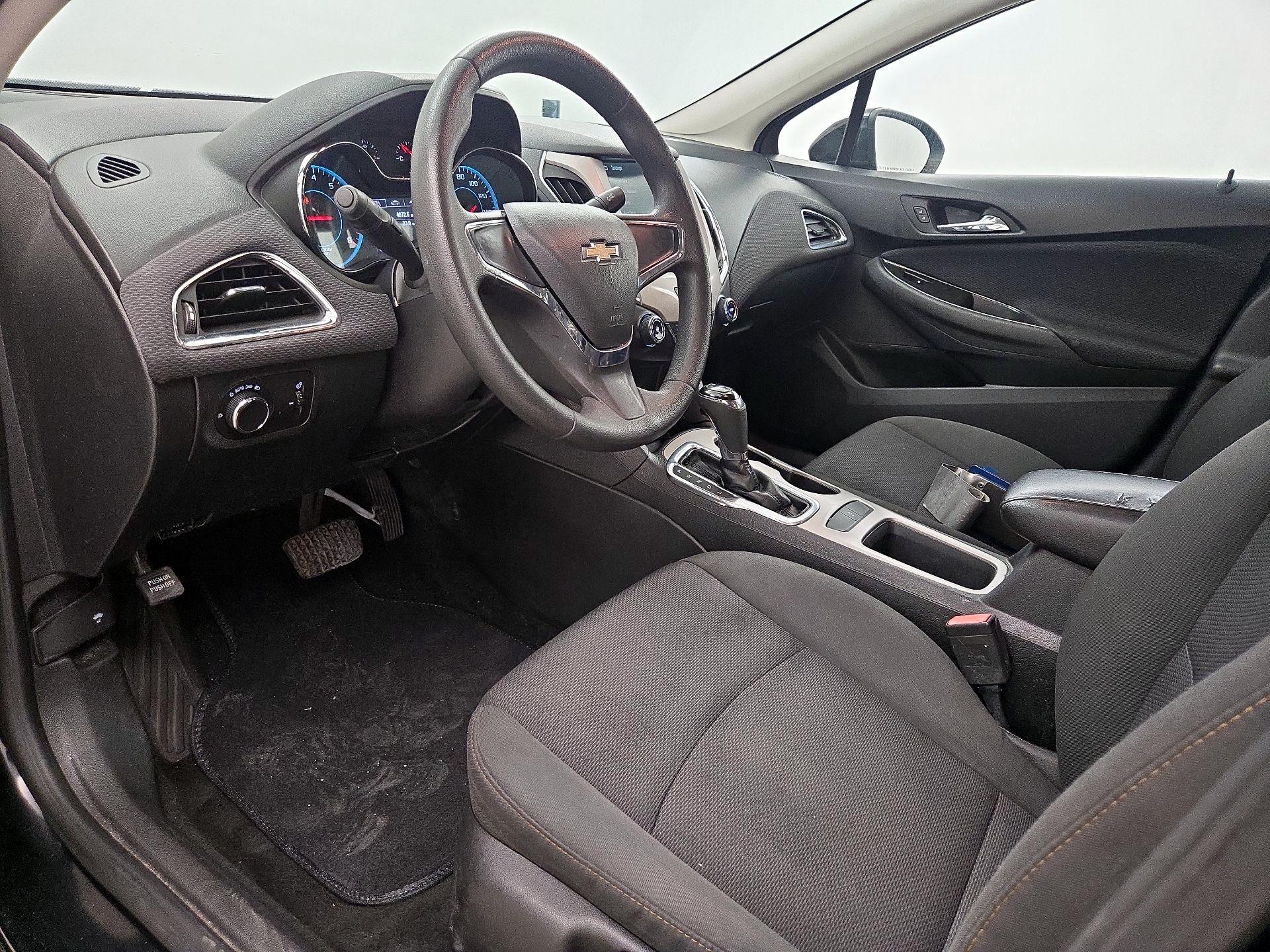 Thumbnail: 2017 Chevrolet Cruze - 11