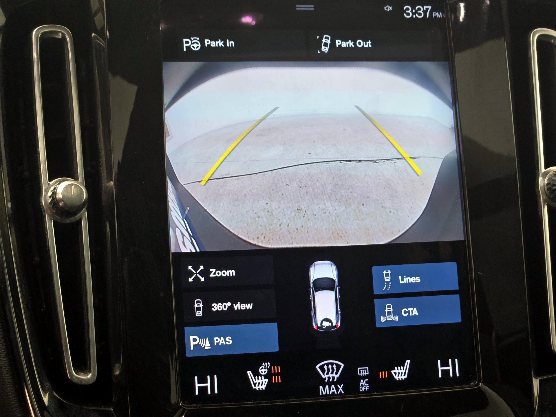 Thumbnail: 2021 Volvo XC40 - 15