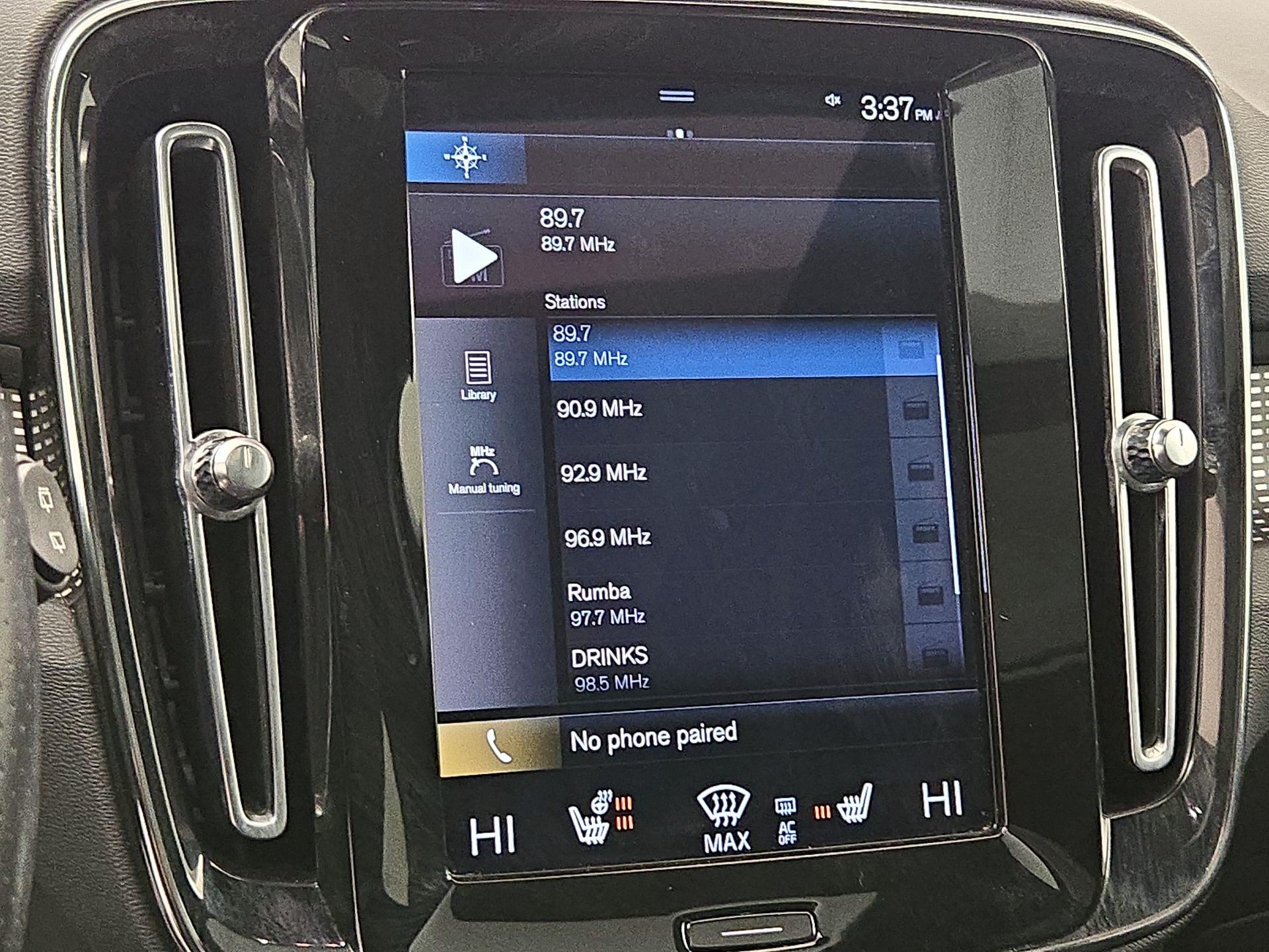 Thumbnail: 2021 Volvo XC40 - 16