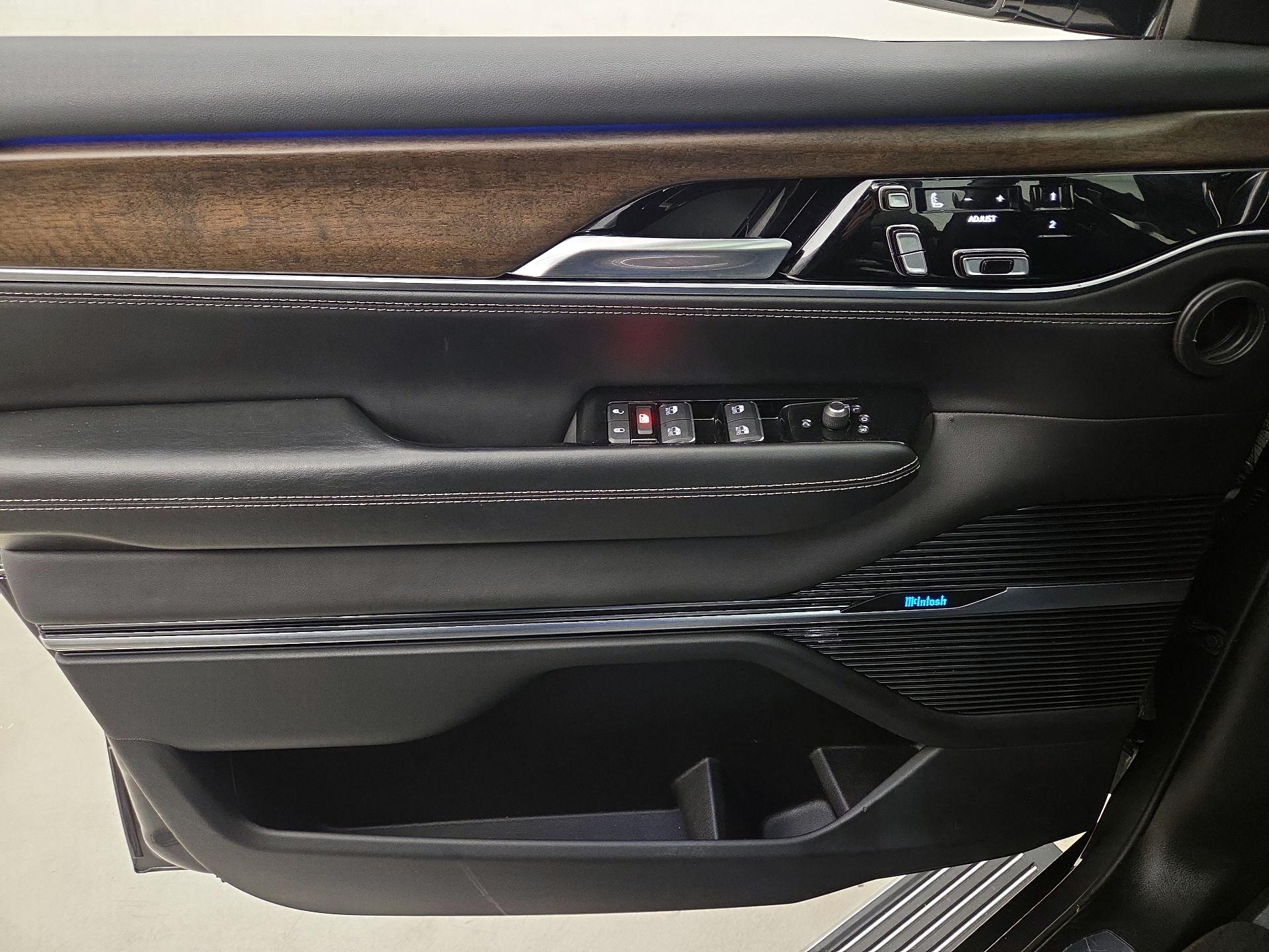 Thumbnail: 2022 Jeep Grand Wagoneer - 12