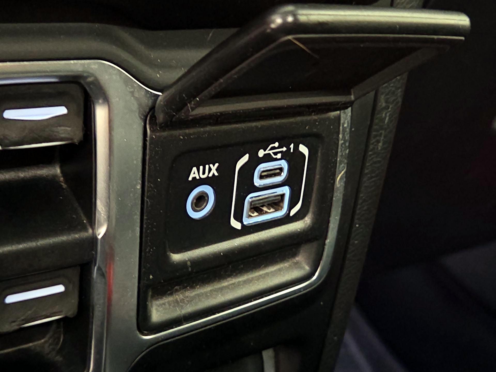 Thumbnail: 2020 Jeep Wrangler - 18