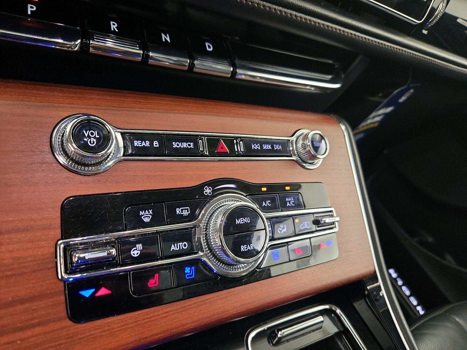 Thumbnail: 2023 Lincoln Aviator - 17
