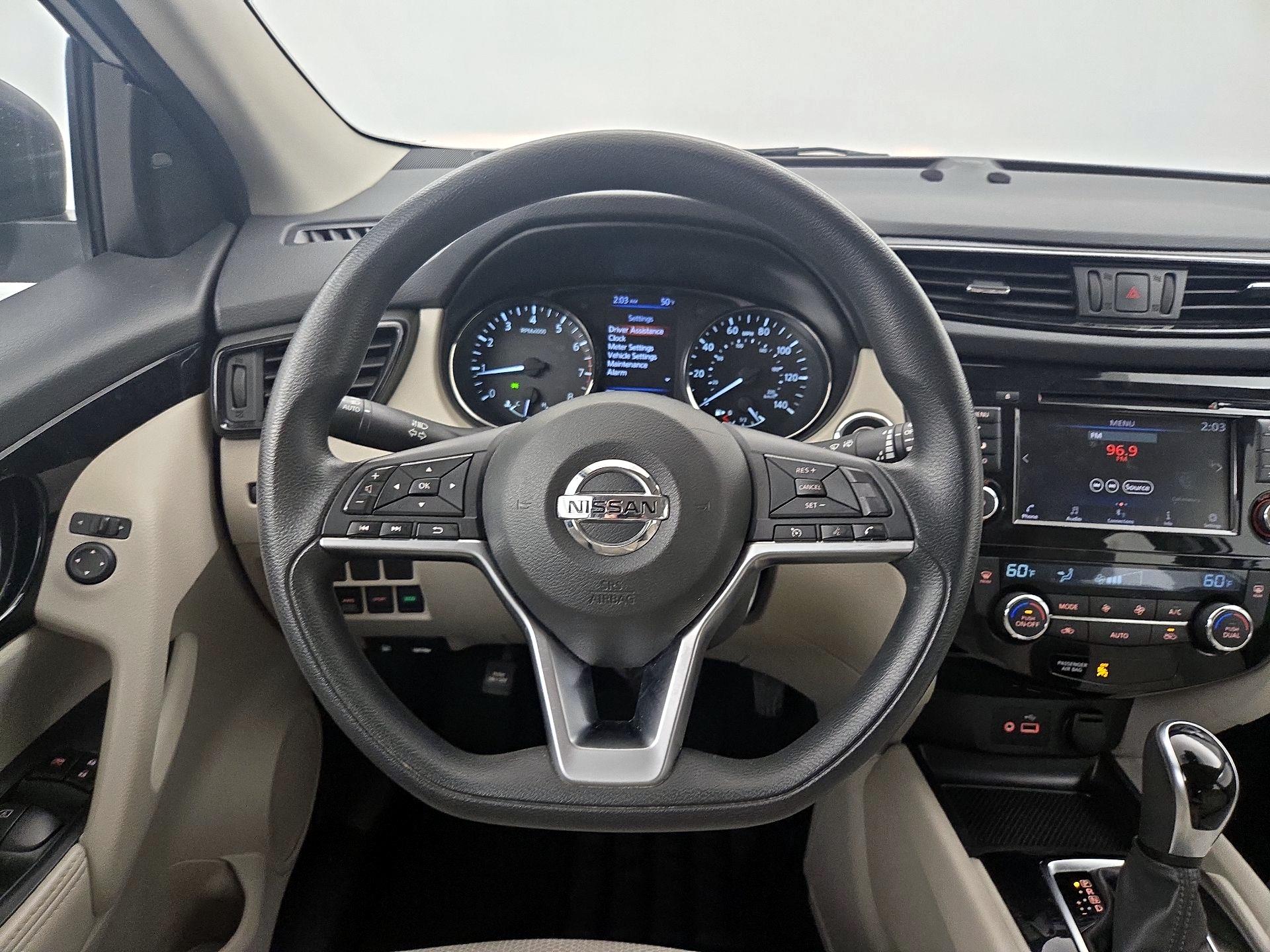 Thumbnail: 2020 Nissan Rogue Sport - 10