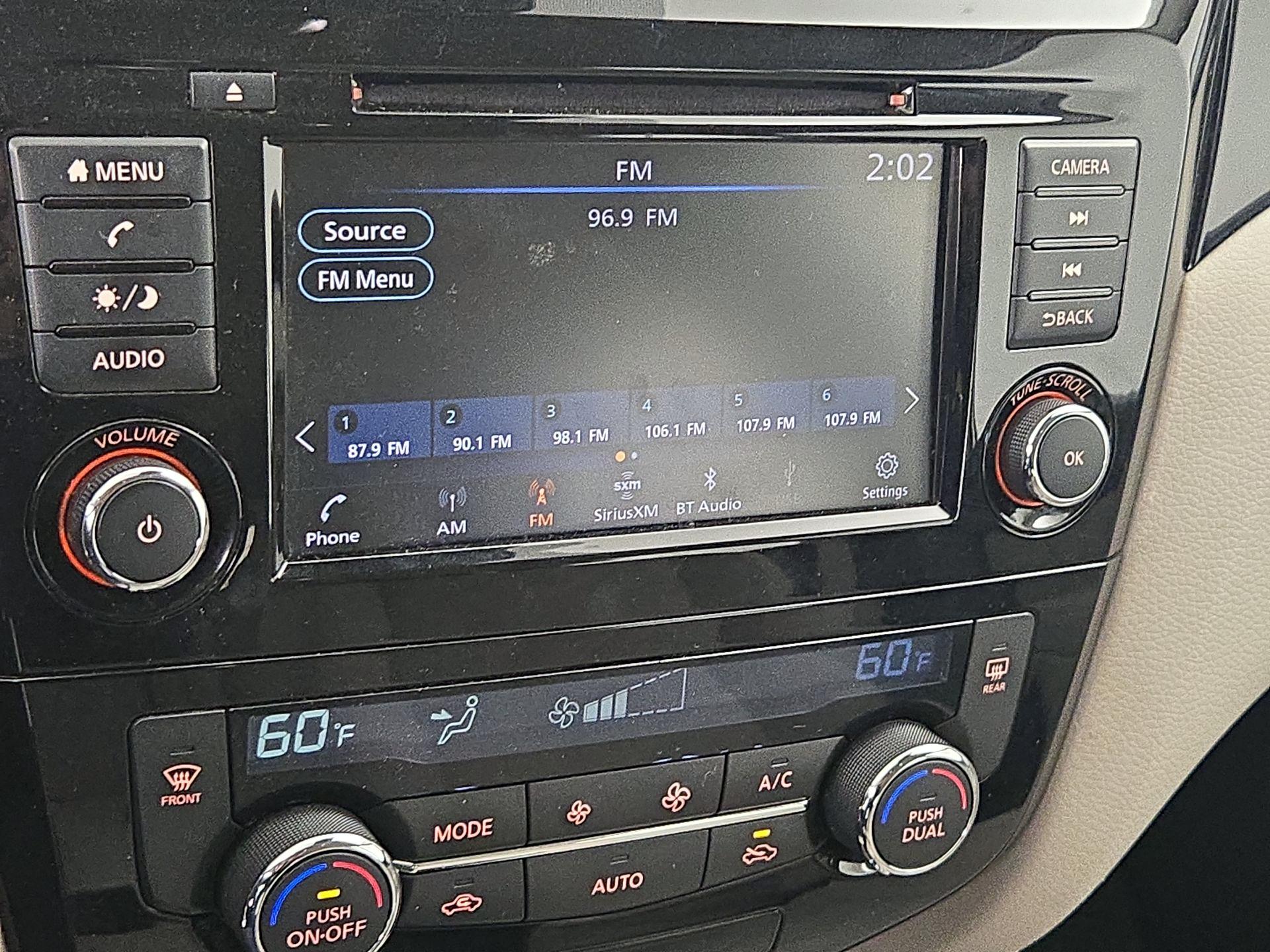 Thumbnail: 2020 Nissan Rogue Sport - 15