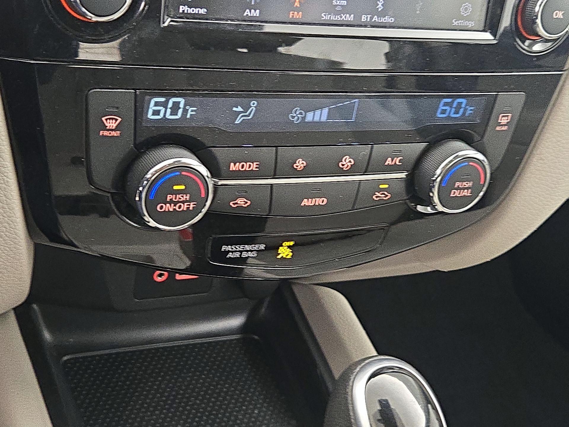 Thumbnail: 2020 Nissan Rogue Sport - 16