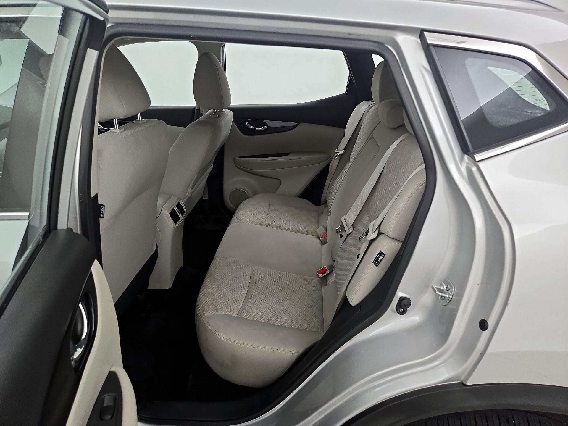 Thumbnail: 2020 Nissan Rogue Sport - 19