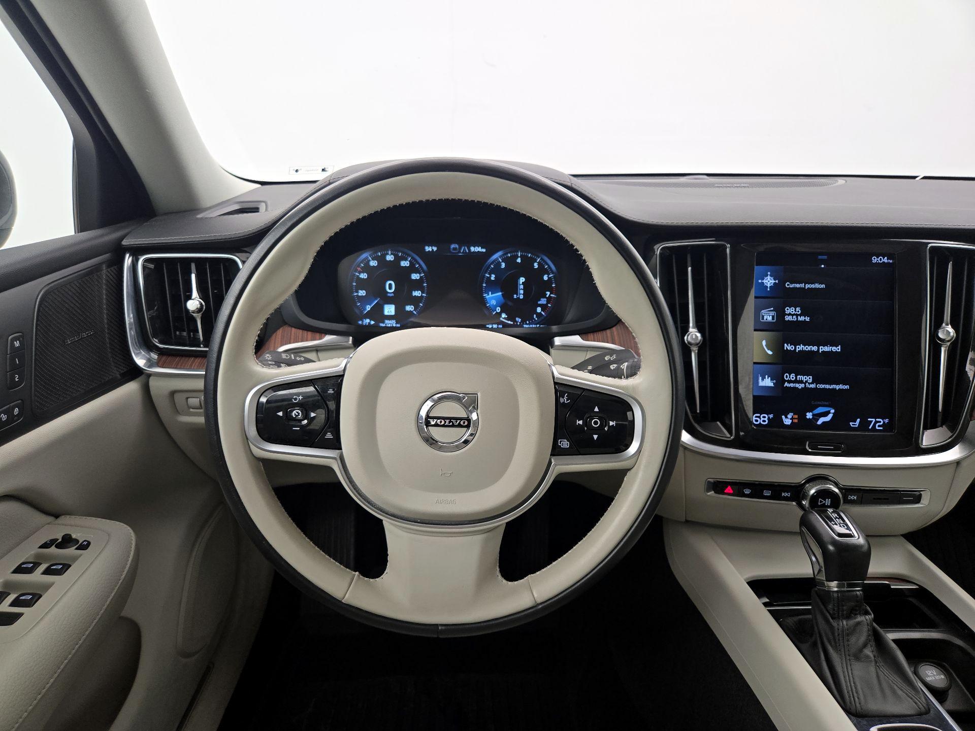 Thumbnail: 2019 Volvo S60 - 10