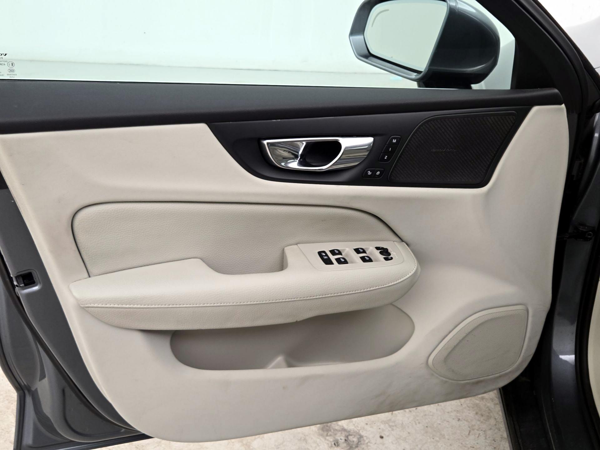 Thumbnail: 2019 Volvo S60 - 12