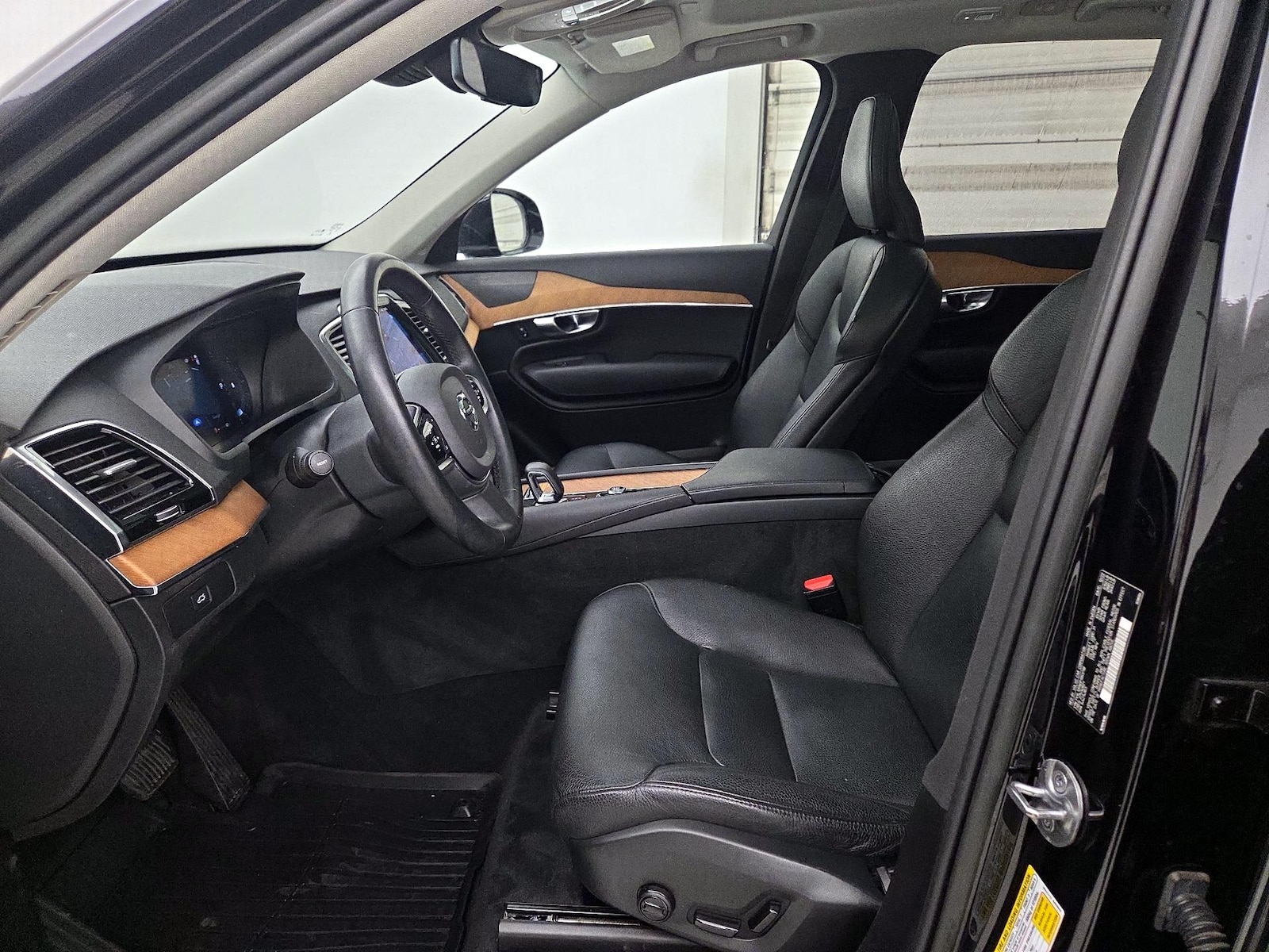 2023 Volvo XC90 Plus - Photo 12