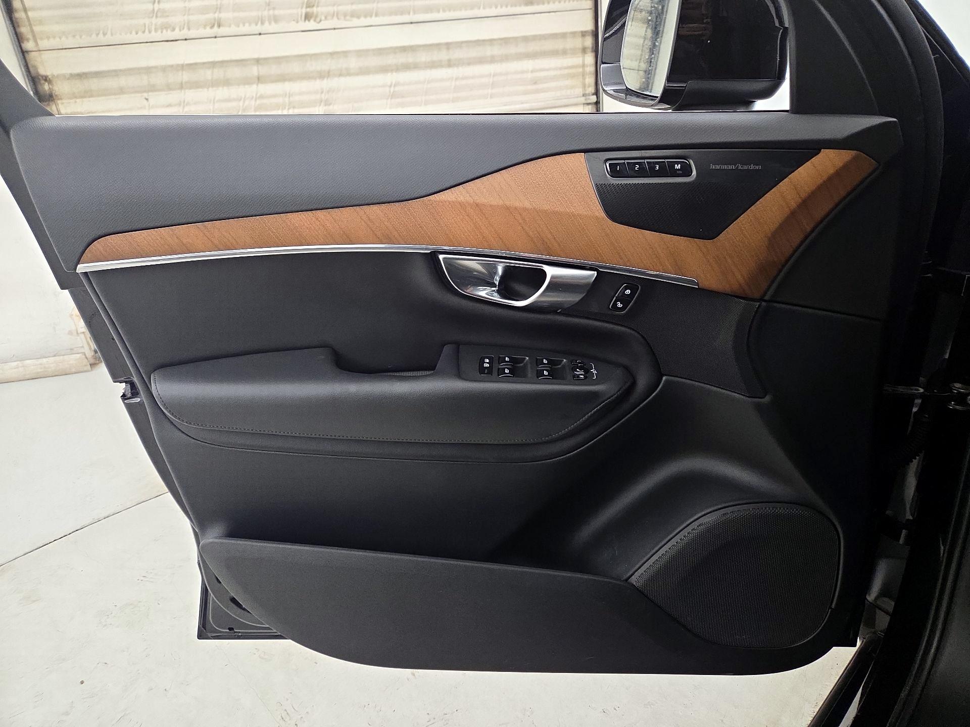 Thumbnail: 2023 Volvo XC90 - 12