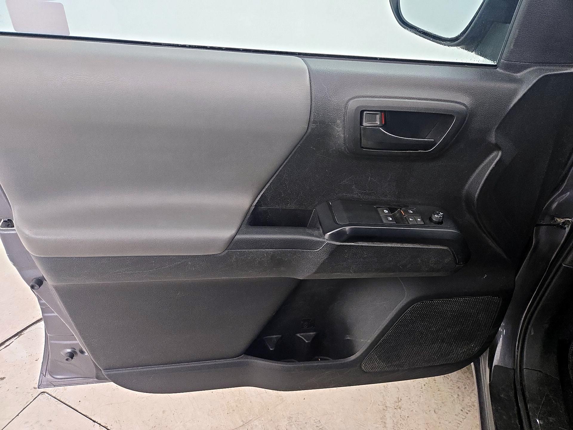 Thumbnail: 2022 Toyota Tacoma - 12