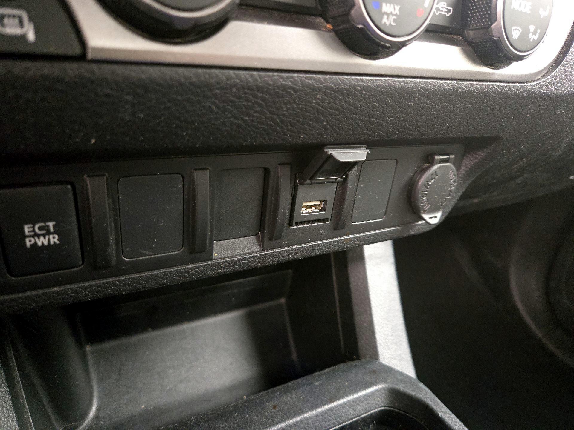 Thumbnail: 2022 Toyota Tacoma - 18