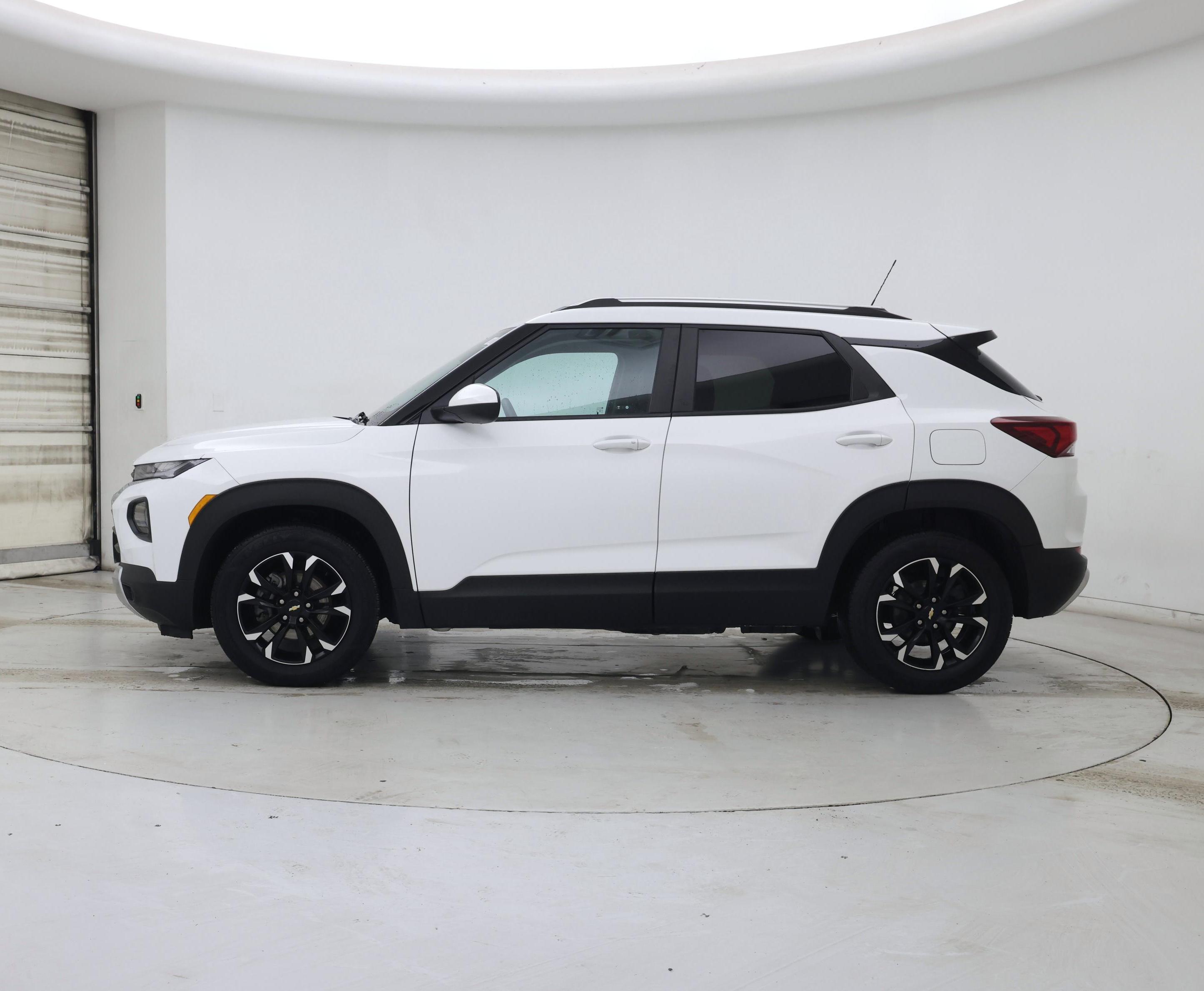 Thumbnail: 2023 Chevrolet TrailBlazer - 3