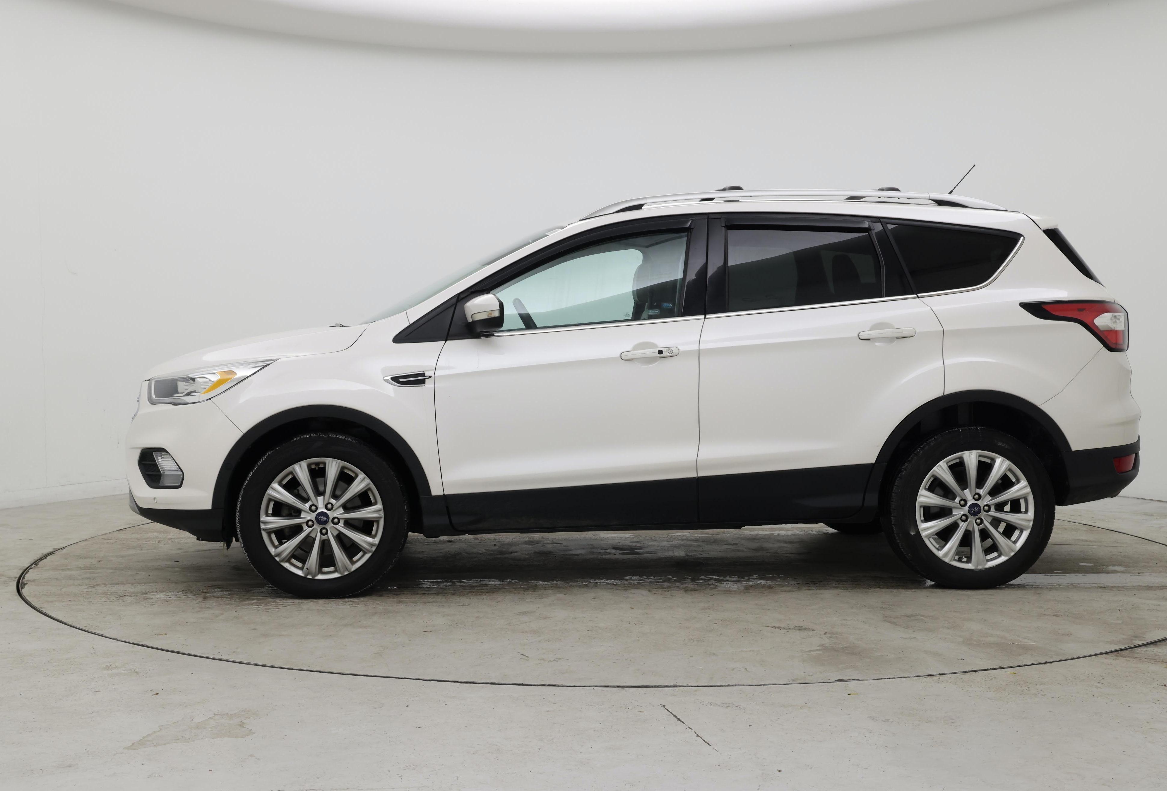 Thumbnail: 2017 Ford Escape - 3