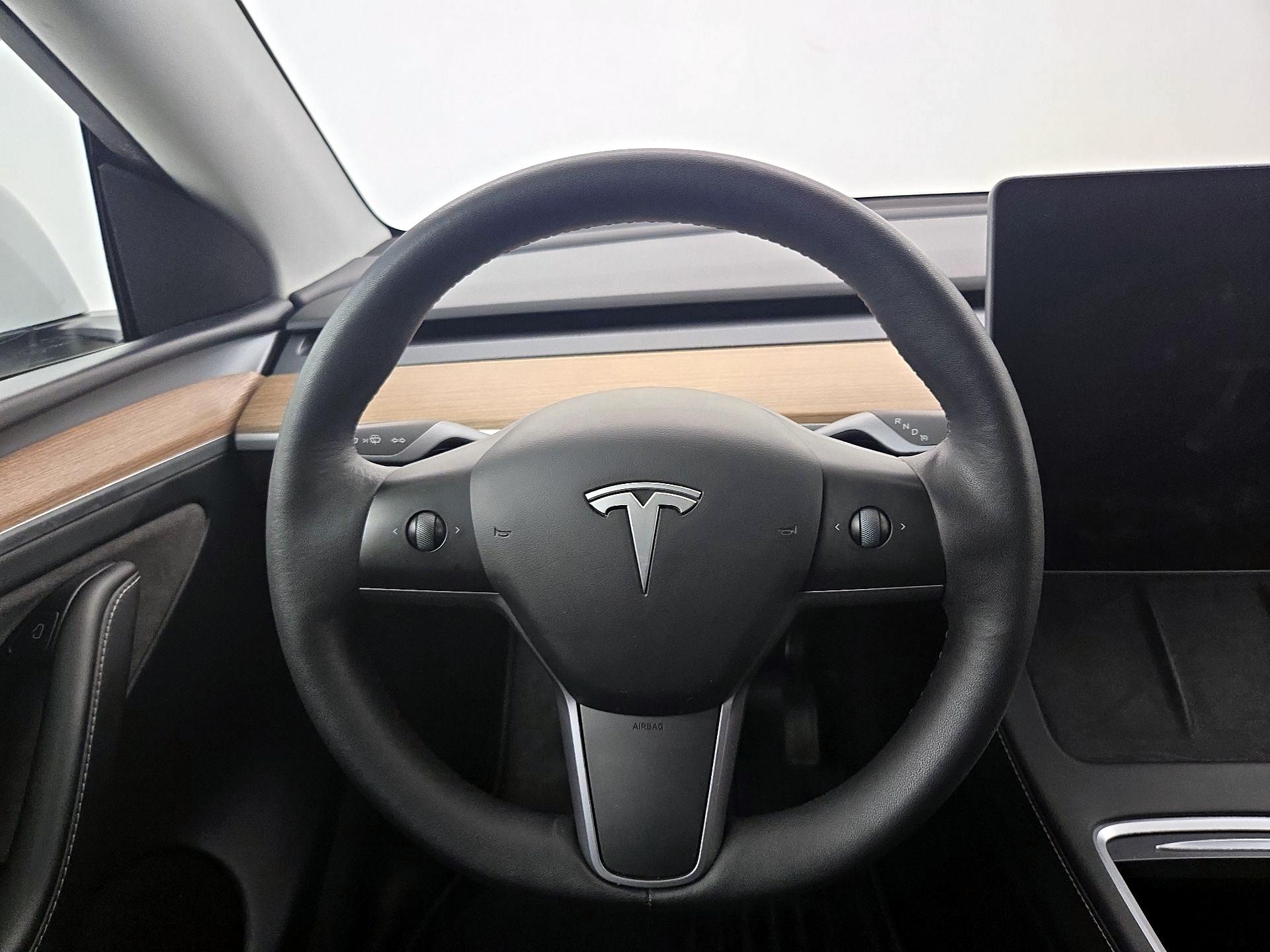 Thumbnail: 2023 Tesla Model Y - 10