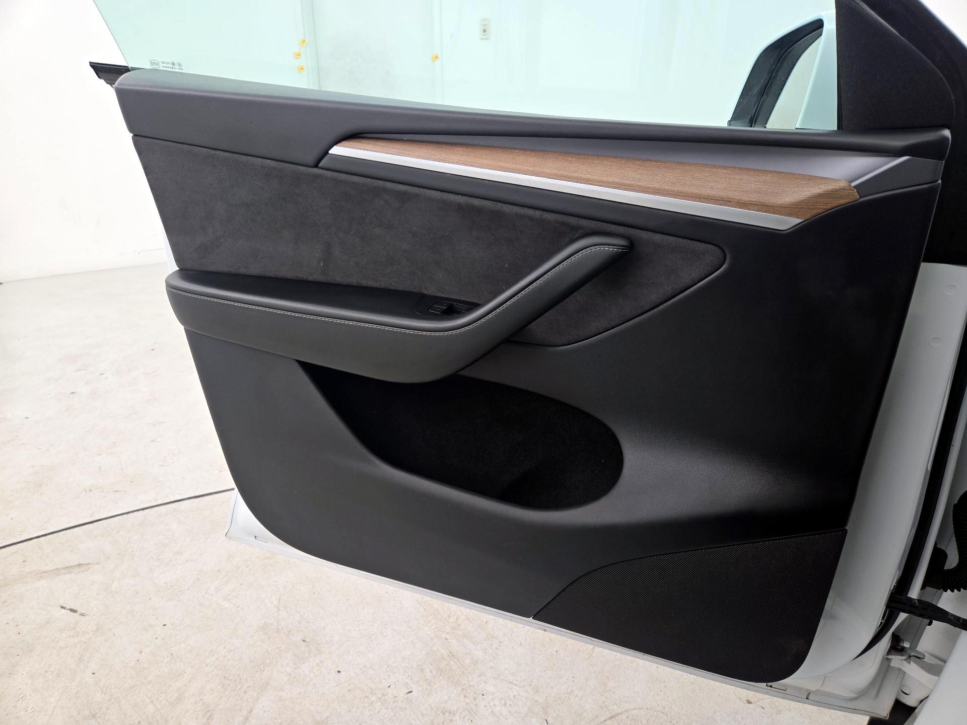 Thumbnail: 2023 Tesla Model Y - 12