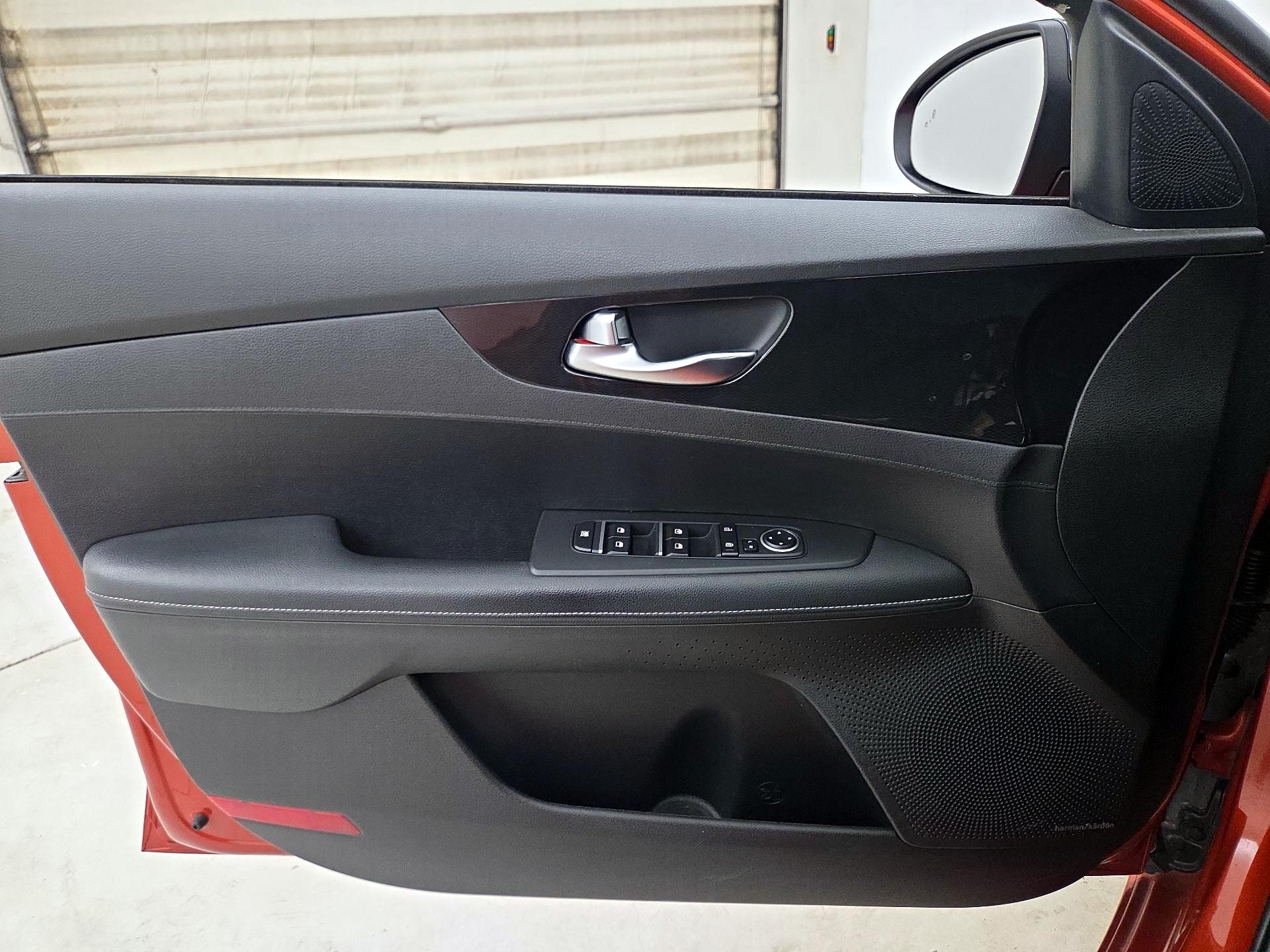 Thumbnail: 2023 Kia Forte - 12