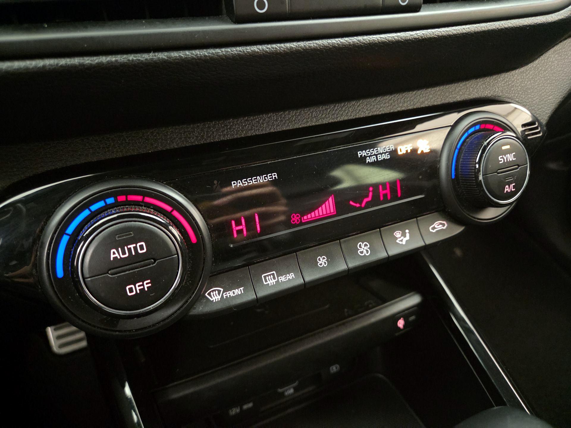 Thumbnail: 2023 Kia Forte - 17