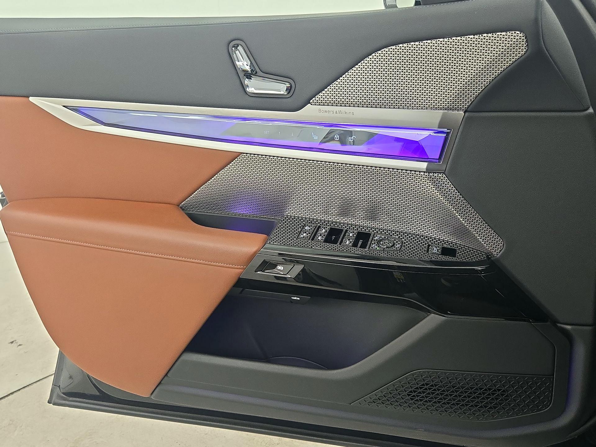 Thumbnail: 2024 BMW 7 Series - 12