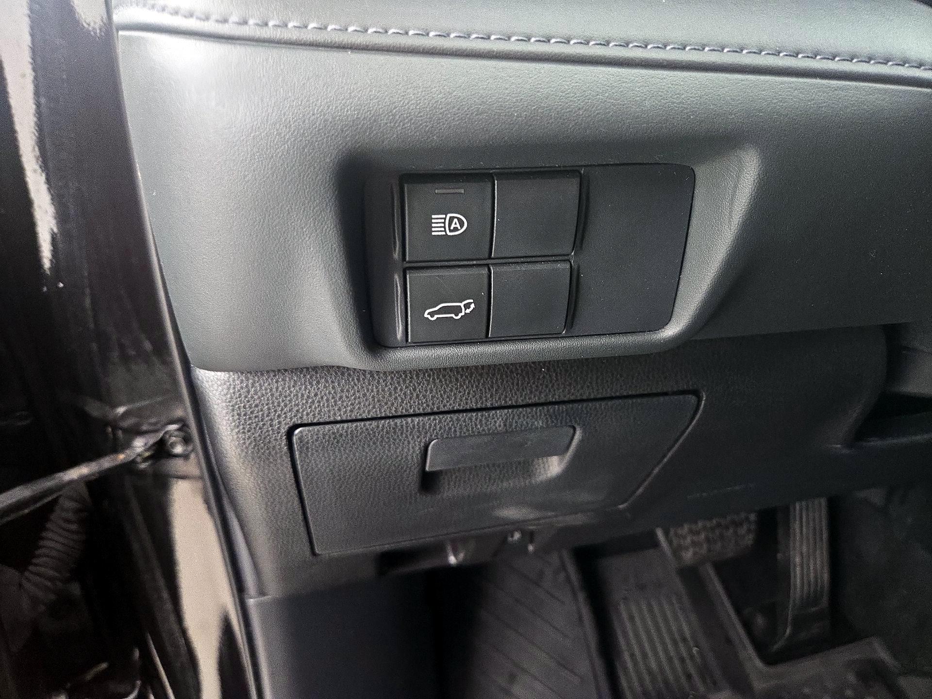 Thumbnail: 2020 Toyota Highlander - 13