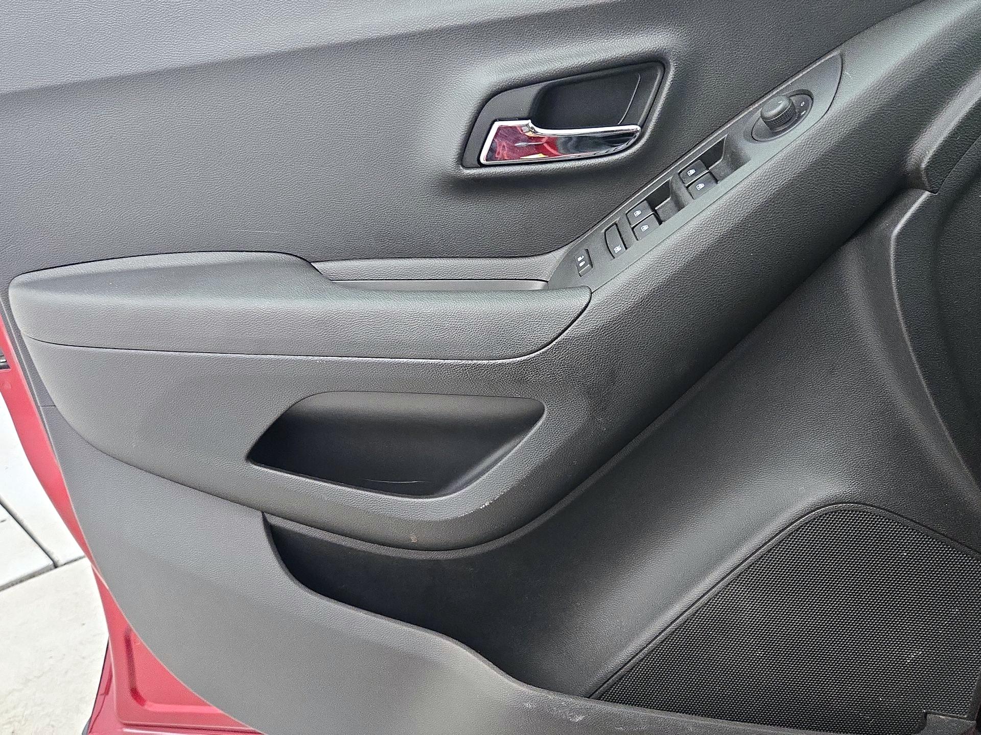 Thumbnail: 2019 Chevrolet Trax - 12