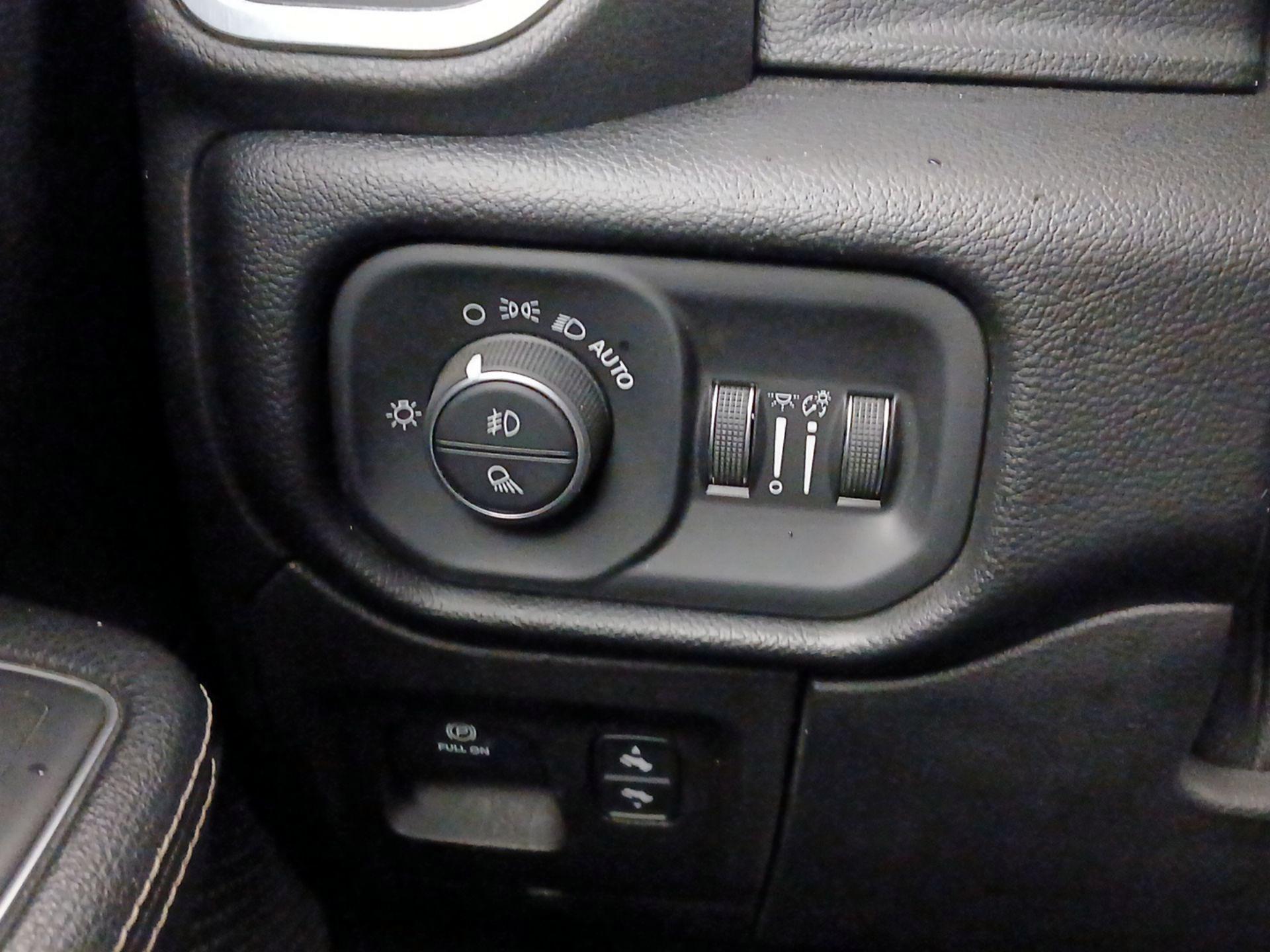 Thumbnail: 2019 RAM 1500 - 13