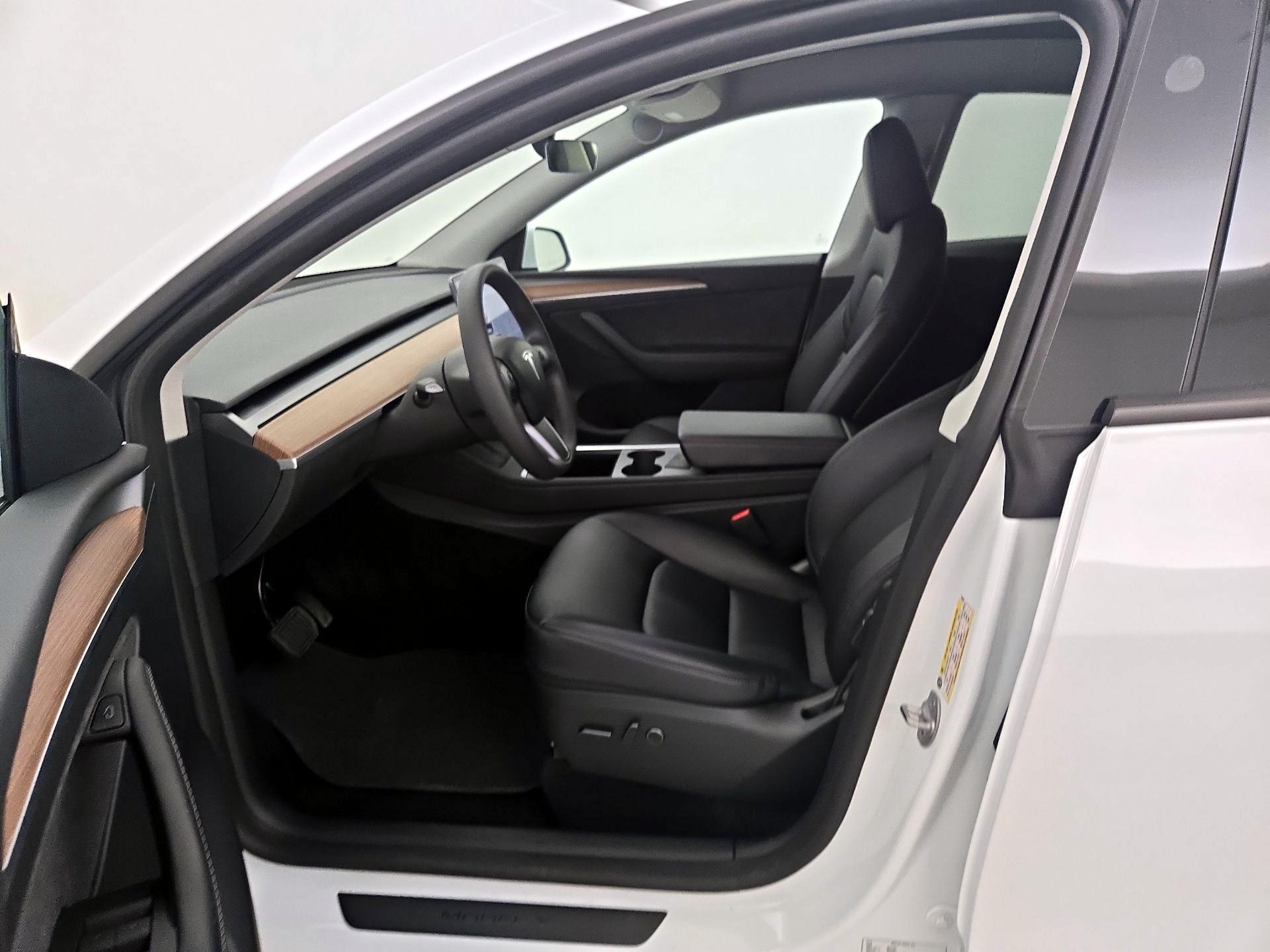 Thumbnail: 2023 Tesla Model Y - 11