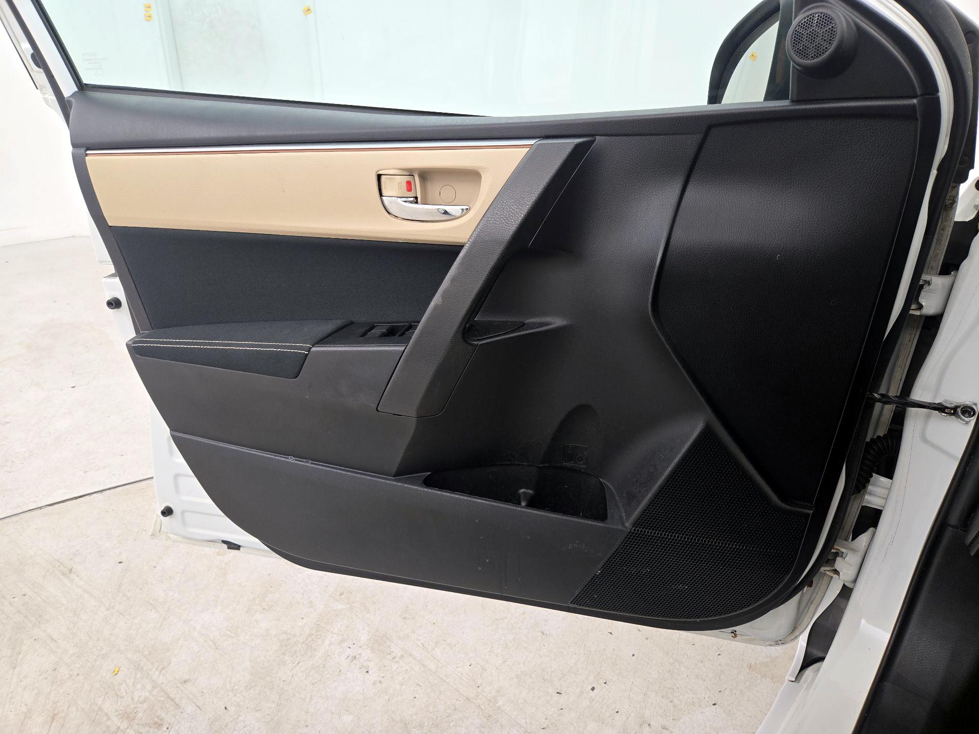 Thumbnail: 2016 Toyota Corolla - 12