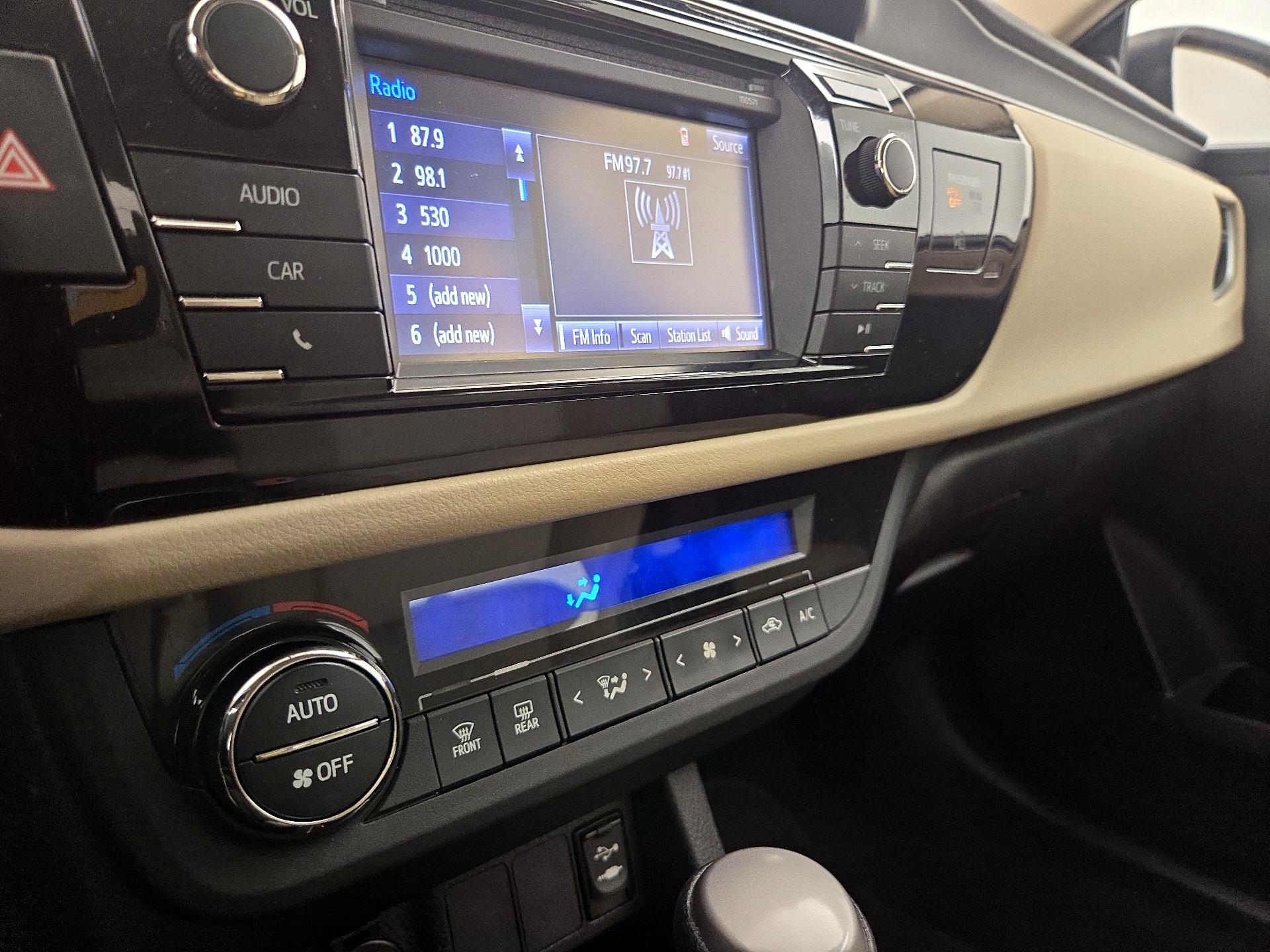 Thumbnail: 2016 Toyota Corolla - 16