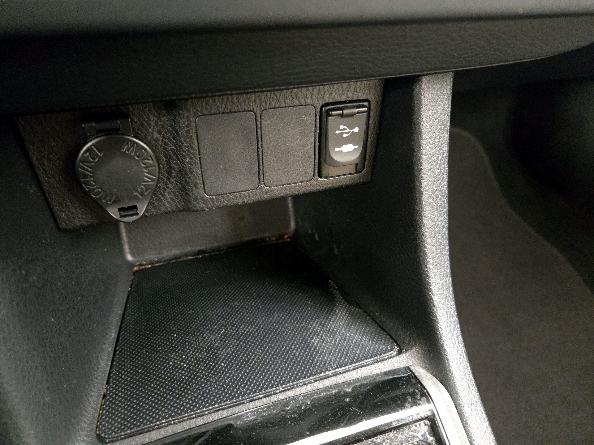 Thumbnail: 2016 Toyota Corolla - 18