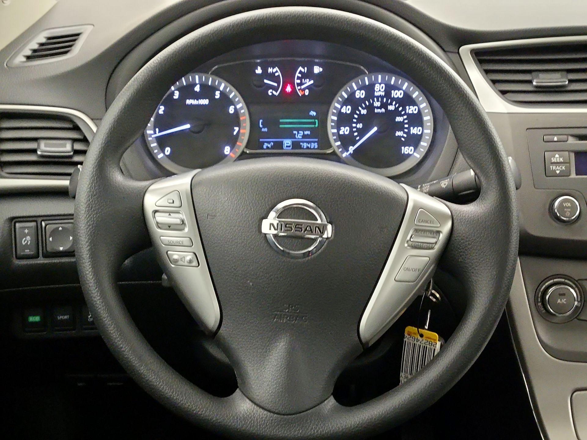 Thumbnail: 2014 Nissan Sentra - 10